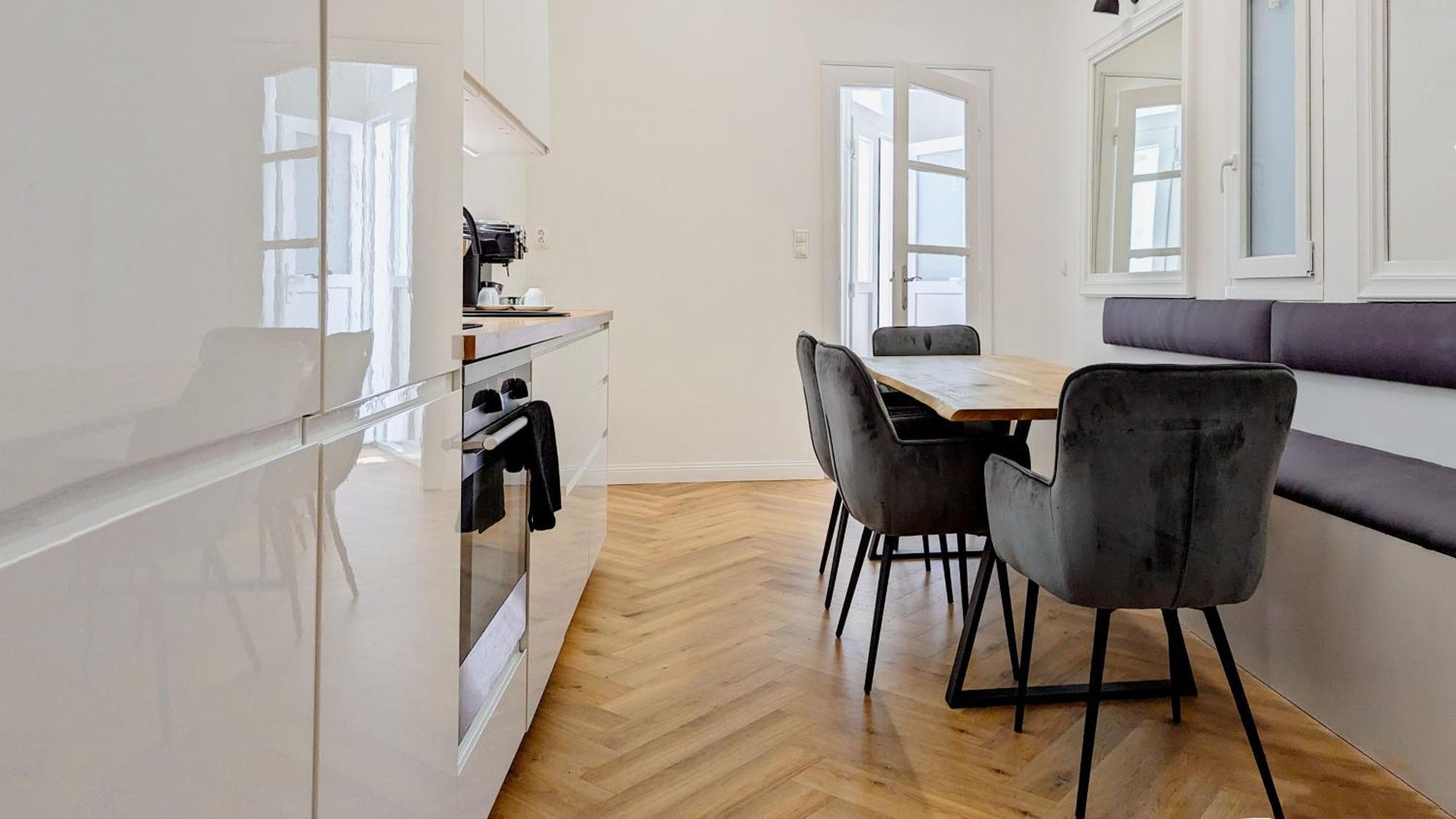 Pedestrian Apartment, The Location * Boedapest