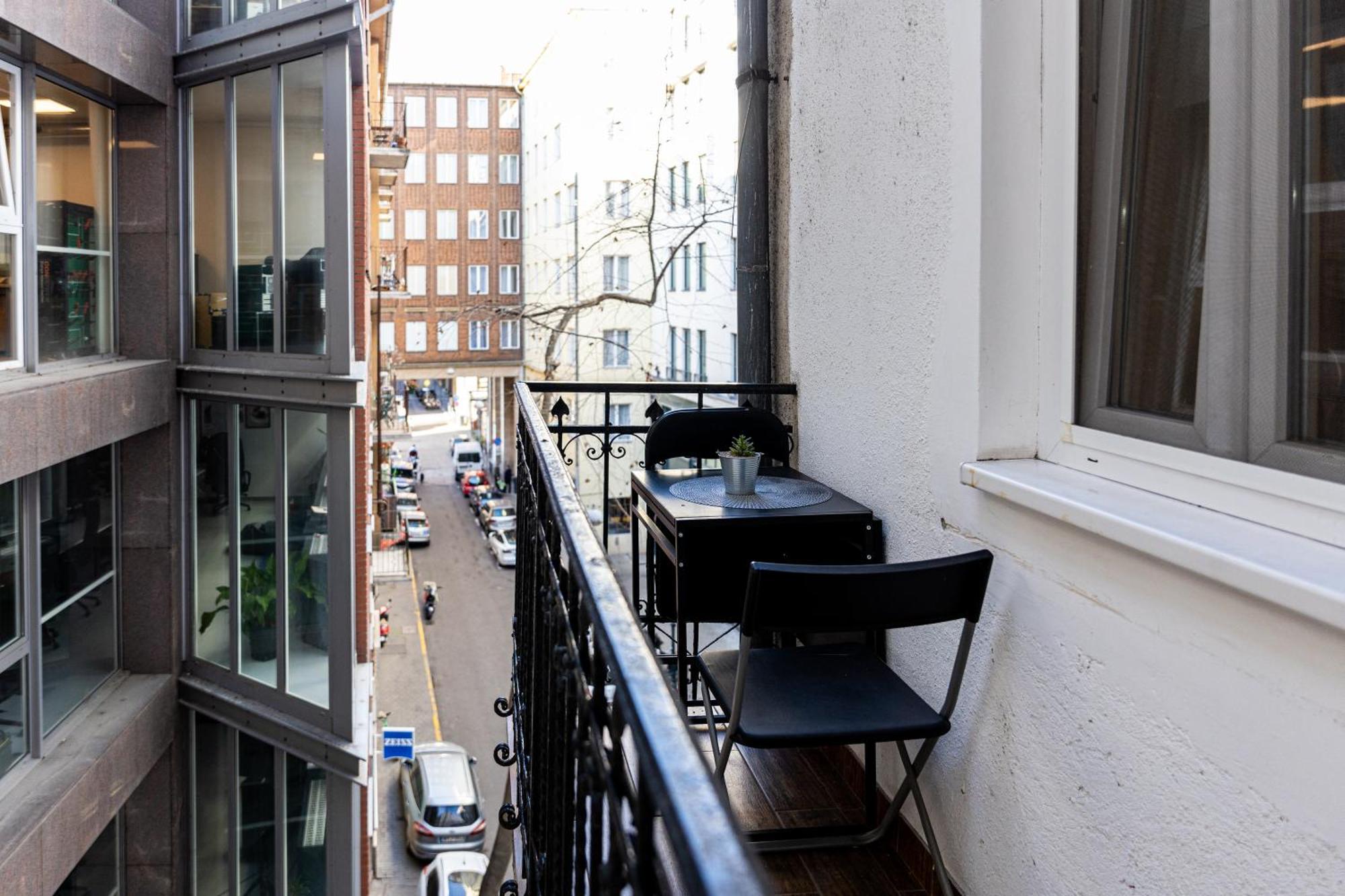 Urban Hostal