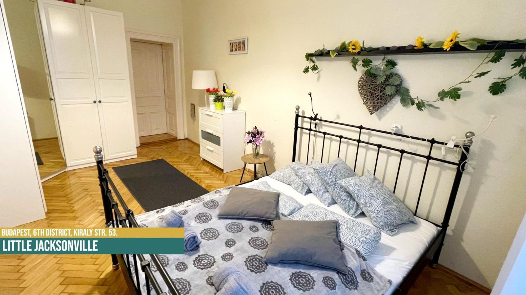 Little Americas Music Academy Apts. Apartamento