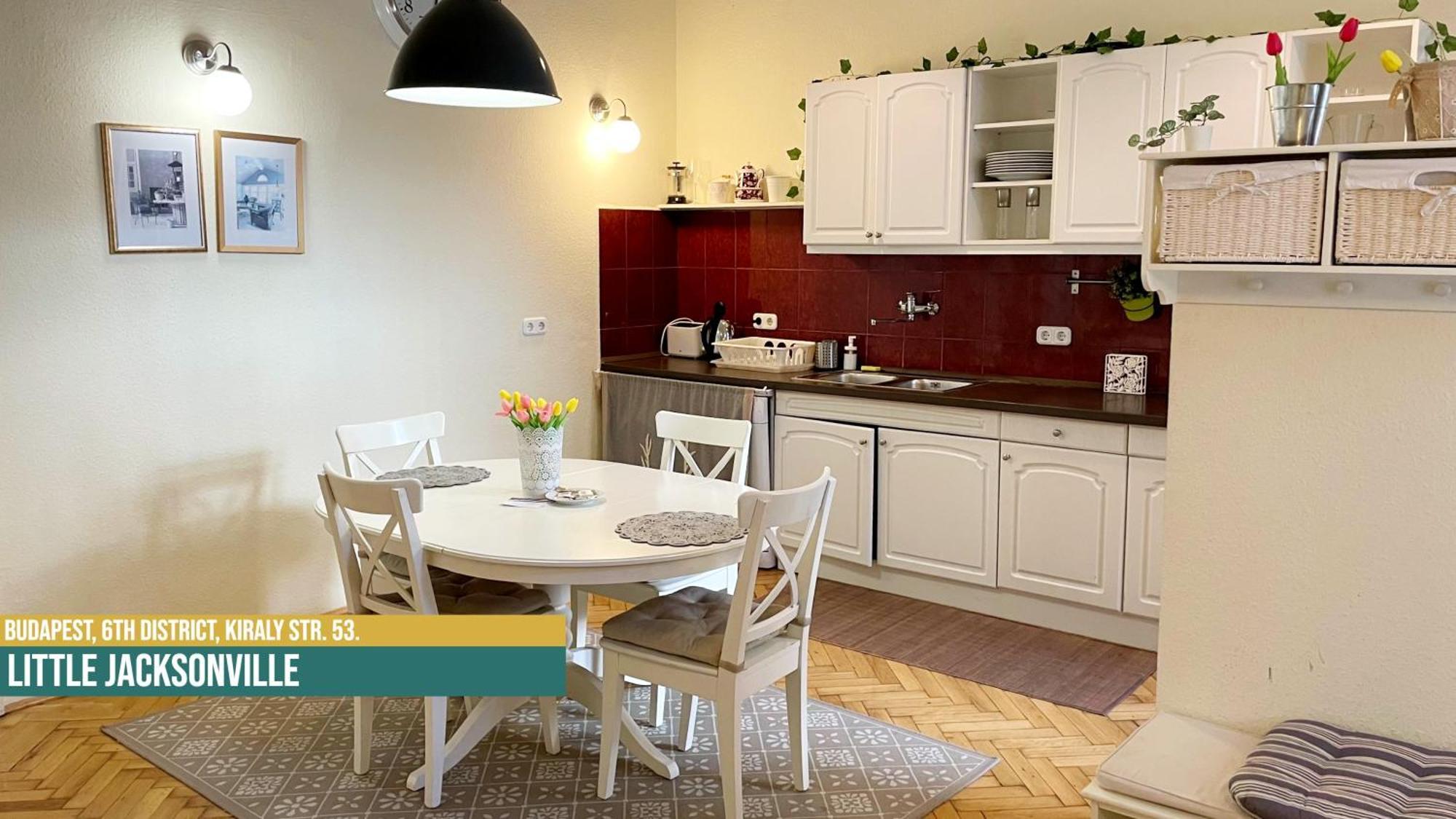 Little Americas Music Academy Apts. Apartamento *