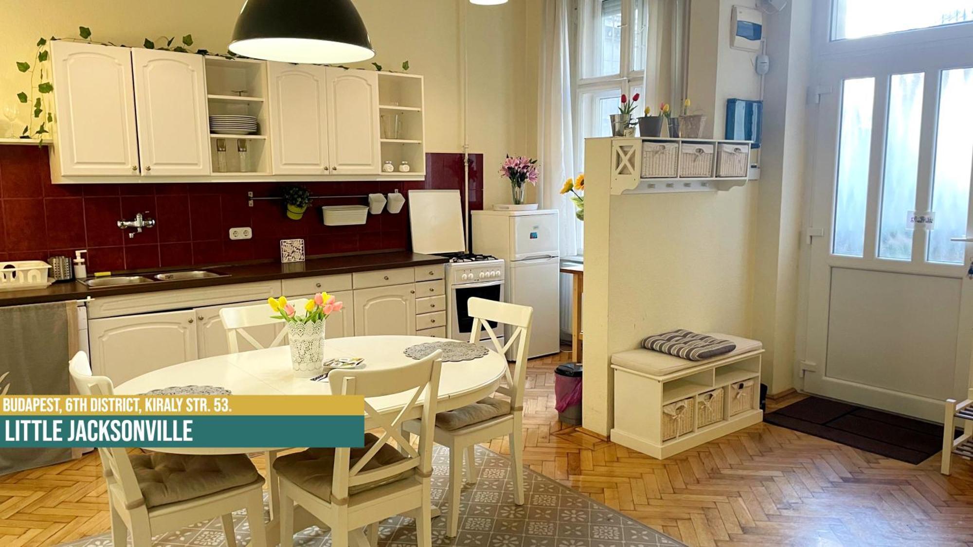 Little Americas Music Academy Apts. Apartamento *