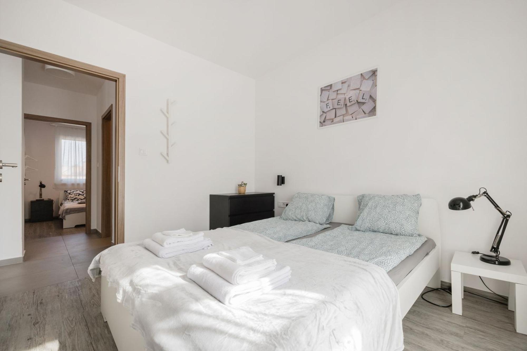 Bright Floor With Parking Apartamento Budapest