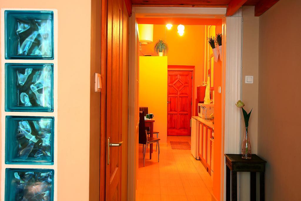R7 Apartment