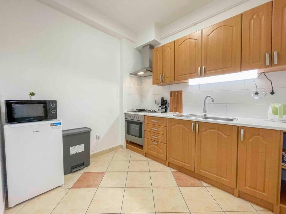 I77 Spacious Modern 3bedroom *