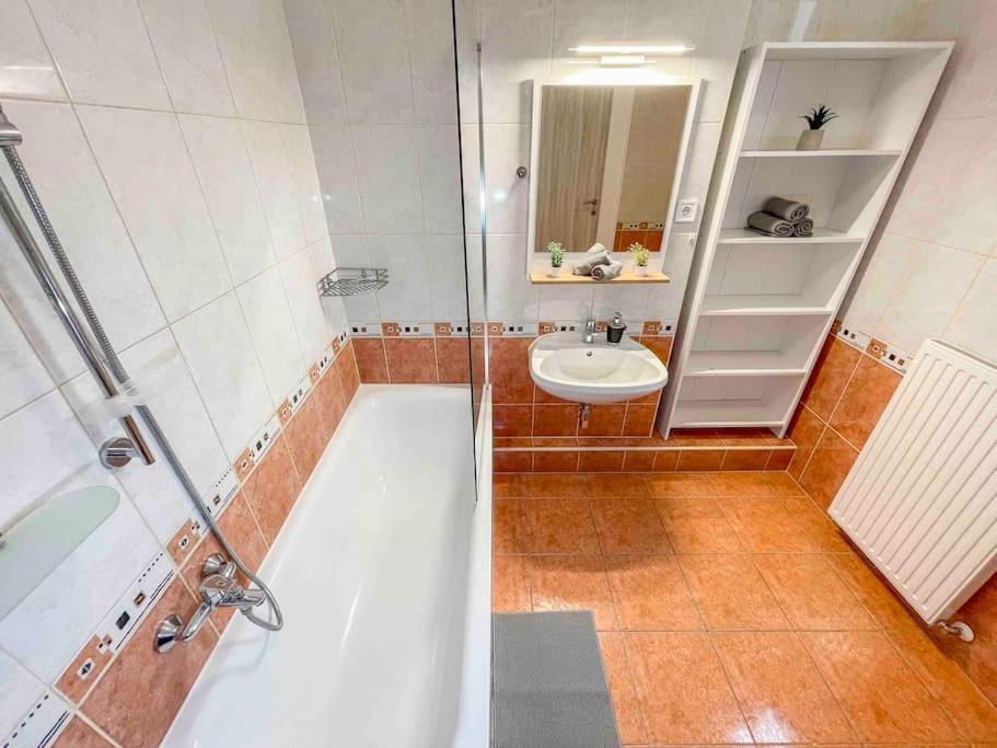 I77 Spacious Modern 3bedroom Lägenhet Budapest