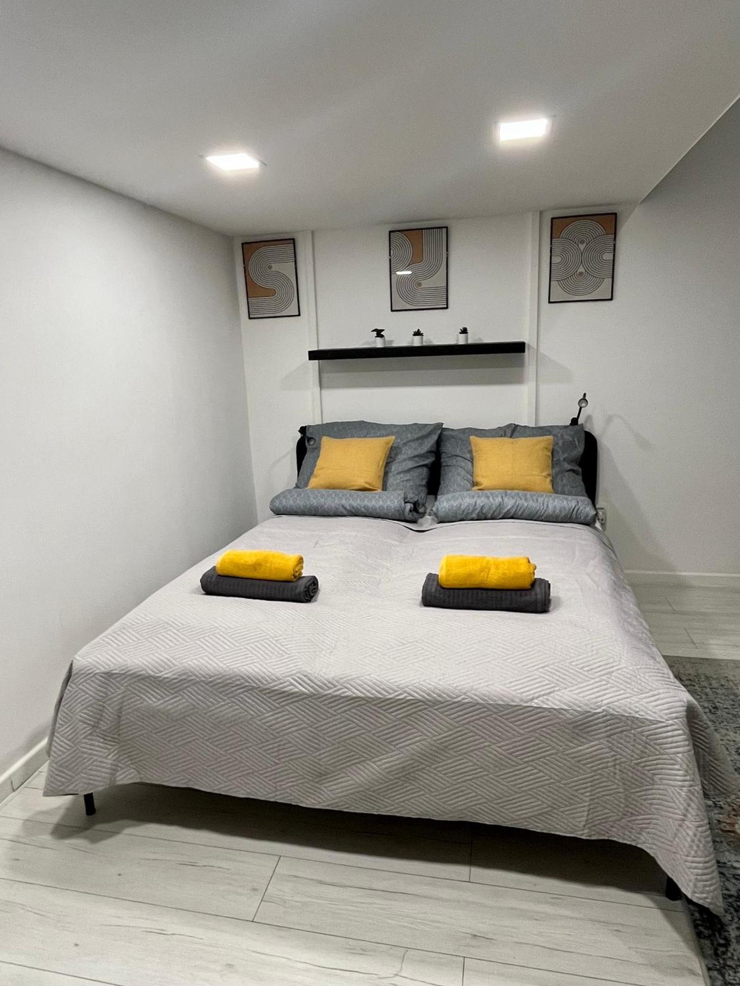West Station Gallery - Free Parking, Cozy Home, Perfect For Families Budapest