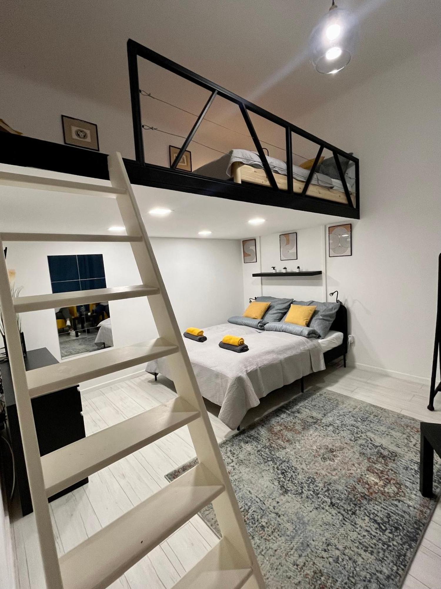 West Station Gallery - Free Parking, Cozy Home, Perfect For Families * Budapest