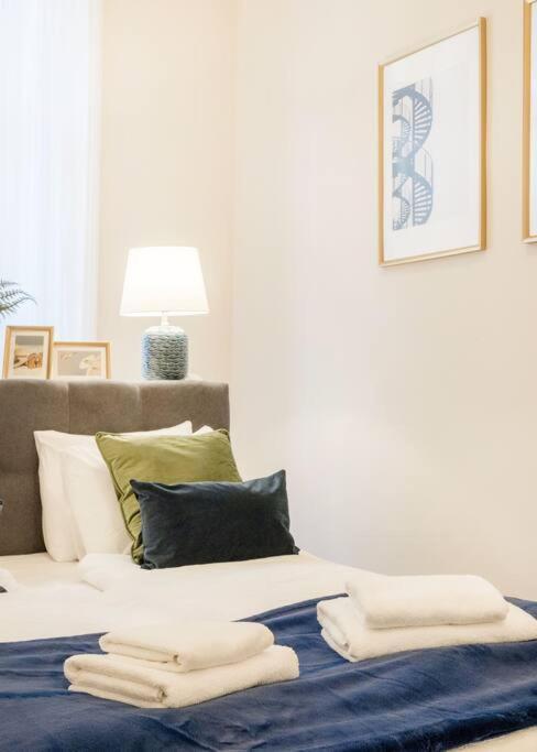 Appartement Modern And Stylish 2-bedroom In The Center Budapest