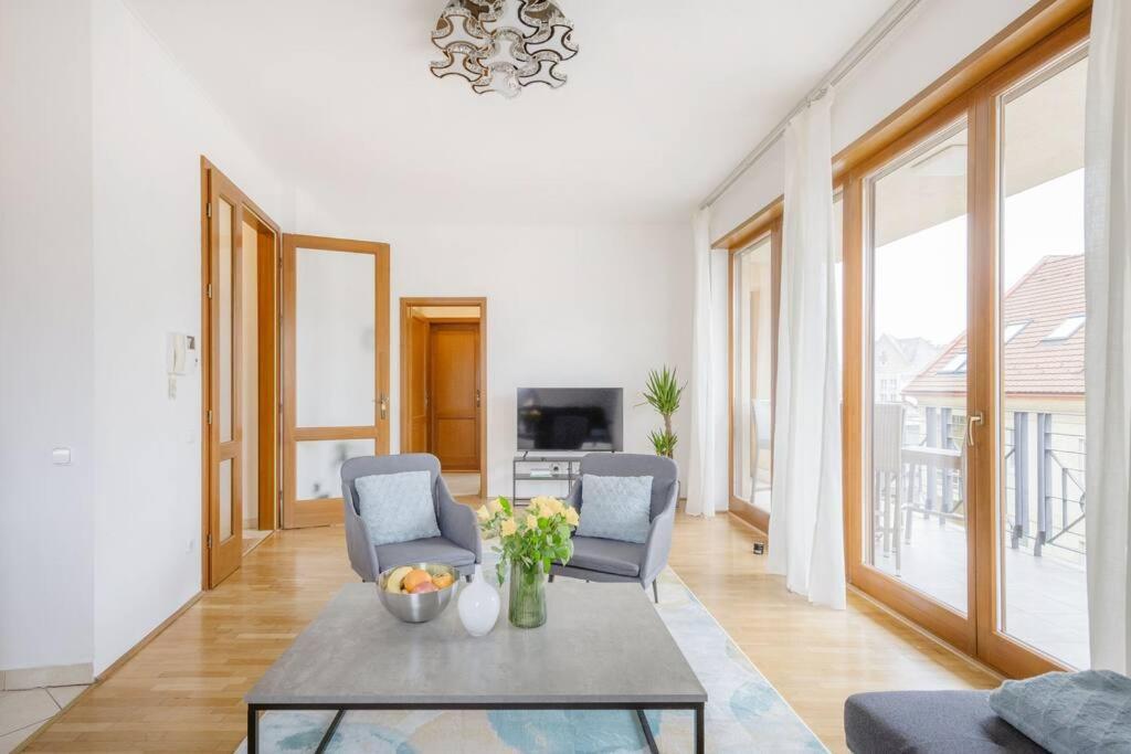 Dream With Grand Terrace In The Center Apartamento