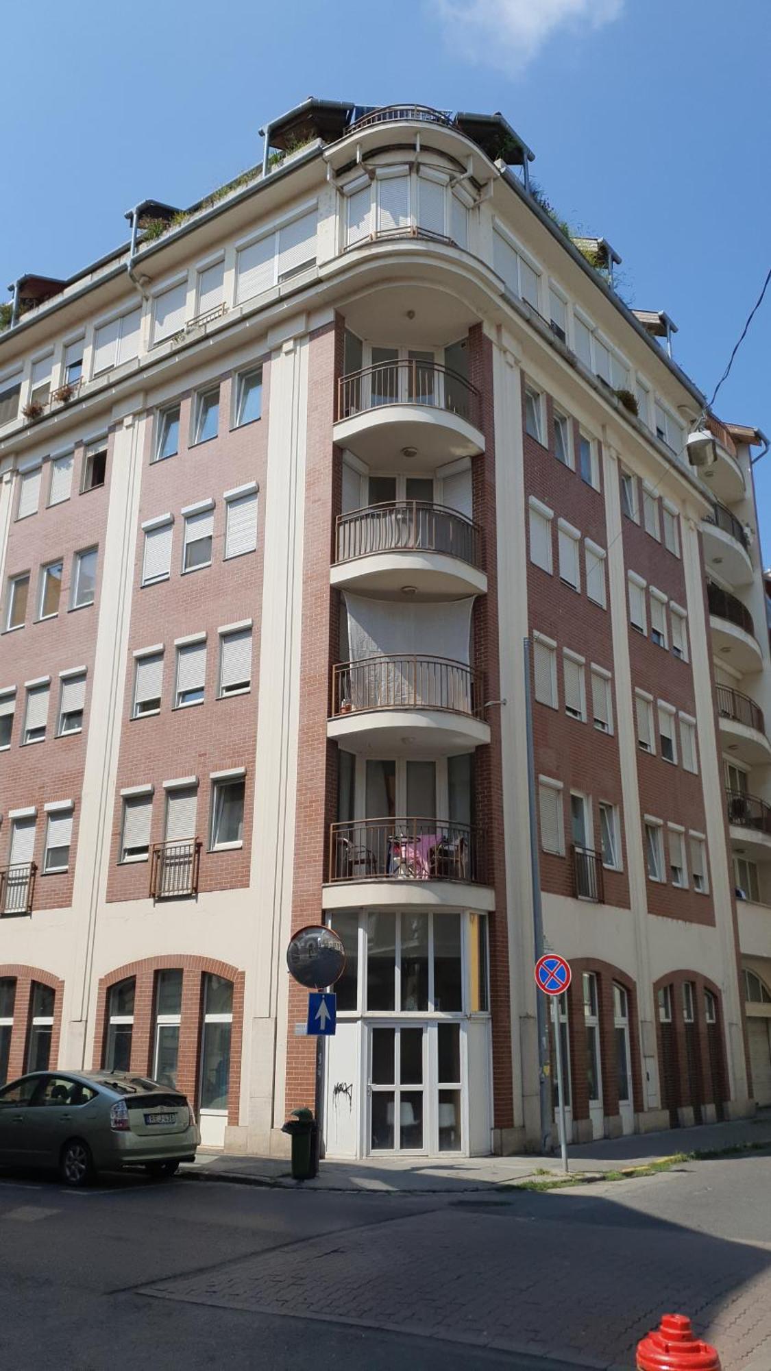 Modern Floor Loft With Balcony Budapest