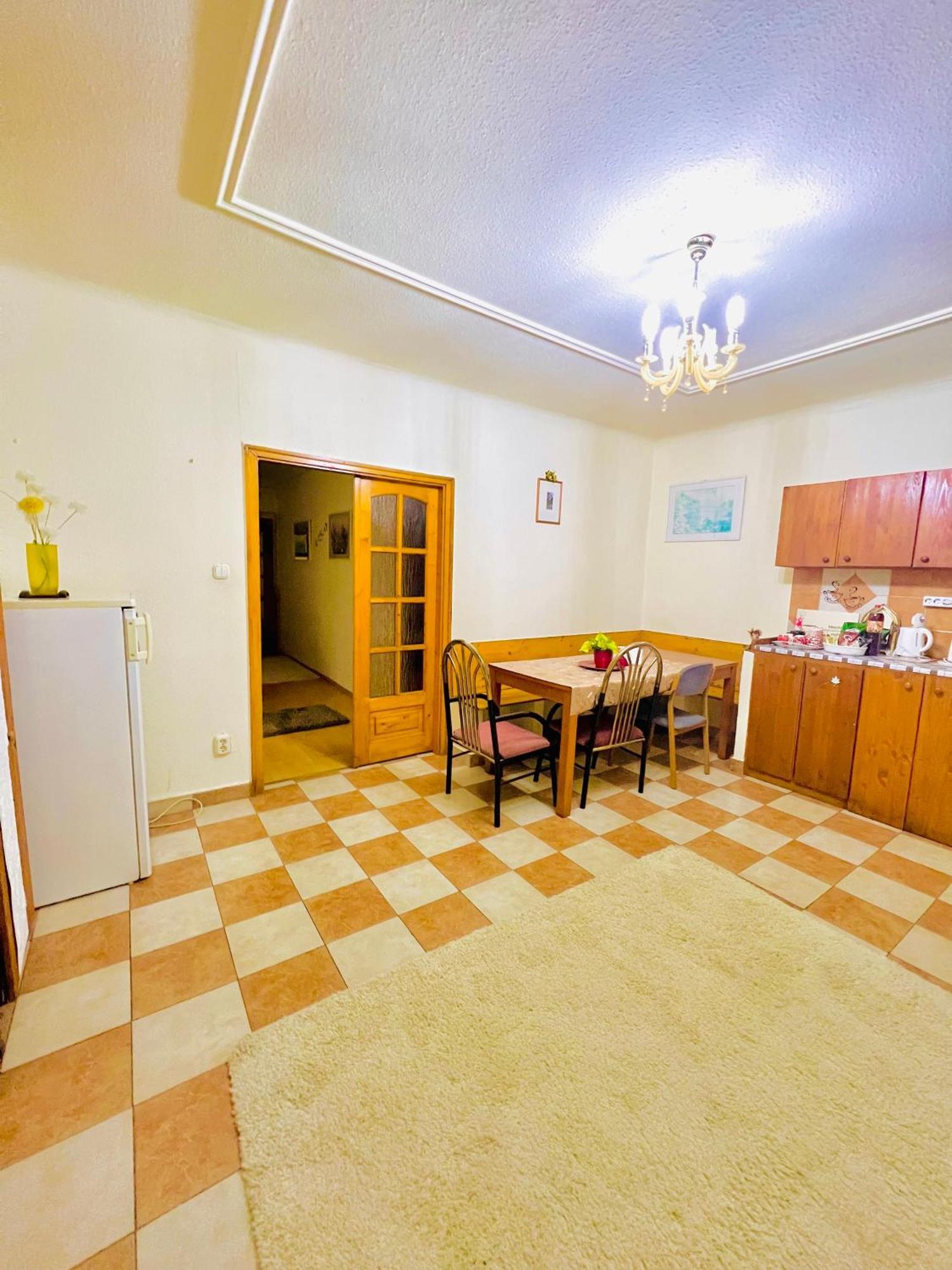 Chloe Ll Appartement