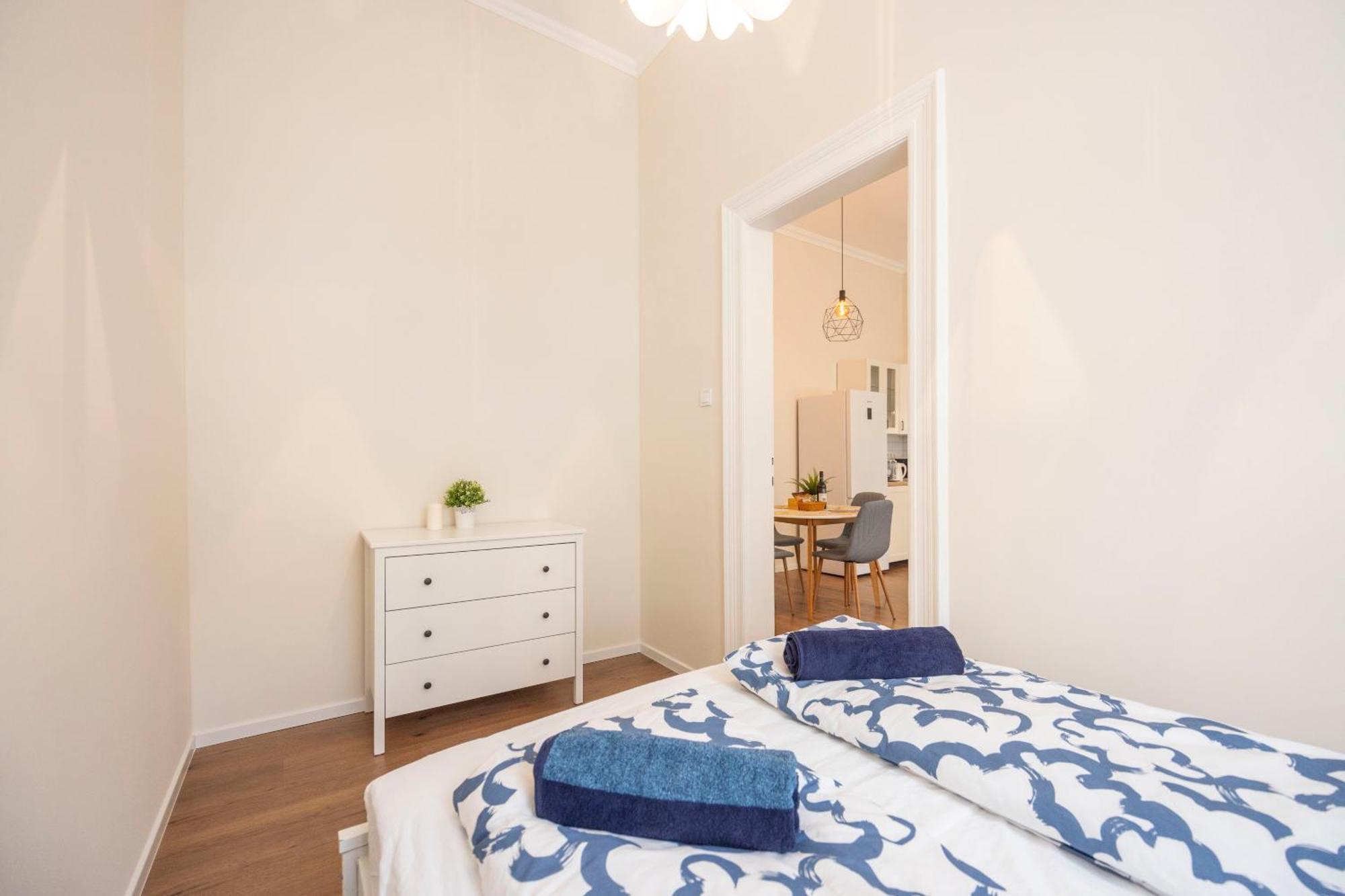 Apartment Lovely By Julia Budapest