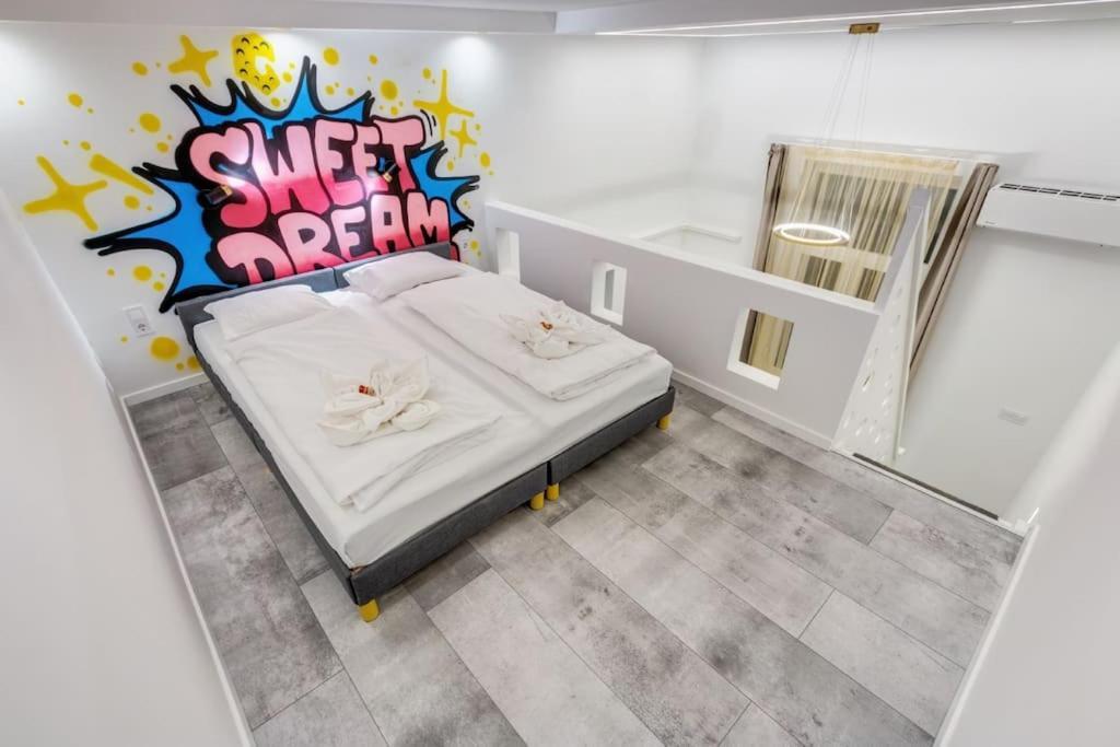Pop Art Haven Bp Appartement