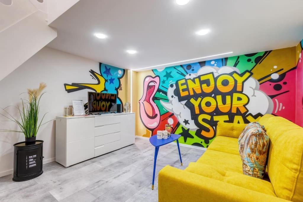 Pop Art Haven Bp *