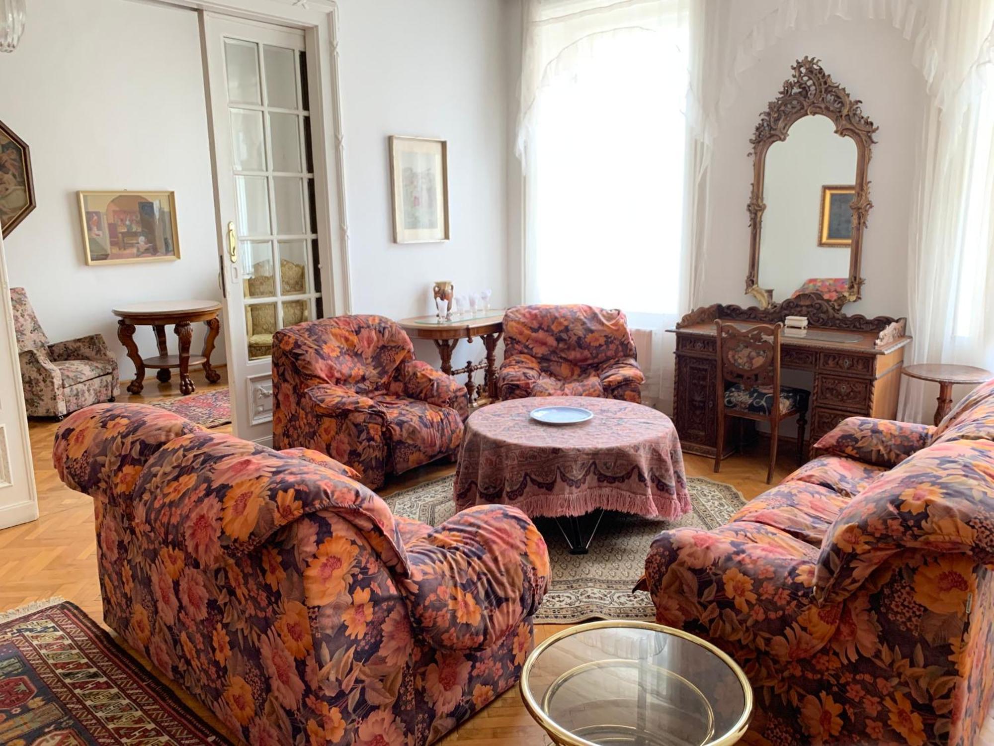 Libra Grande Venetian Style Budapest
