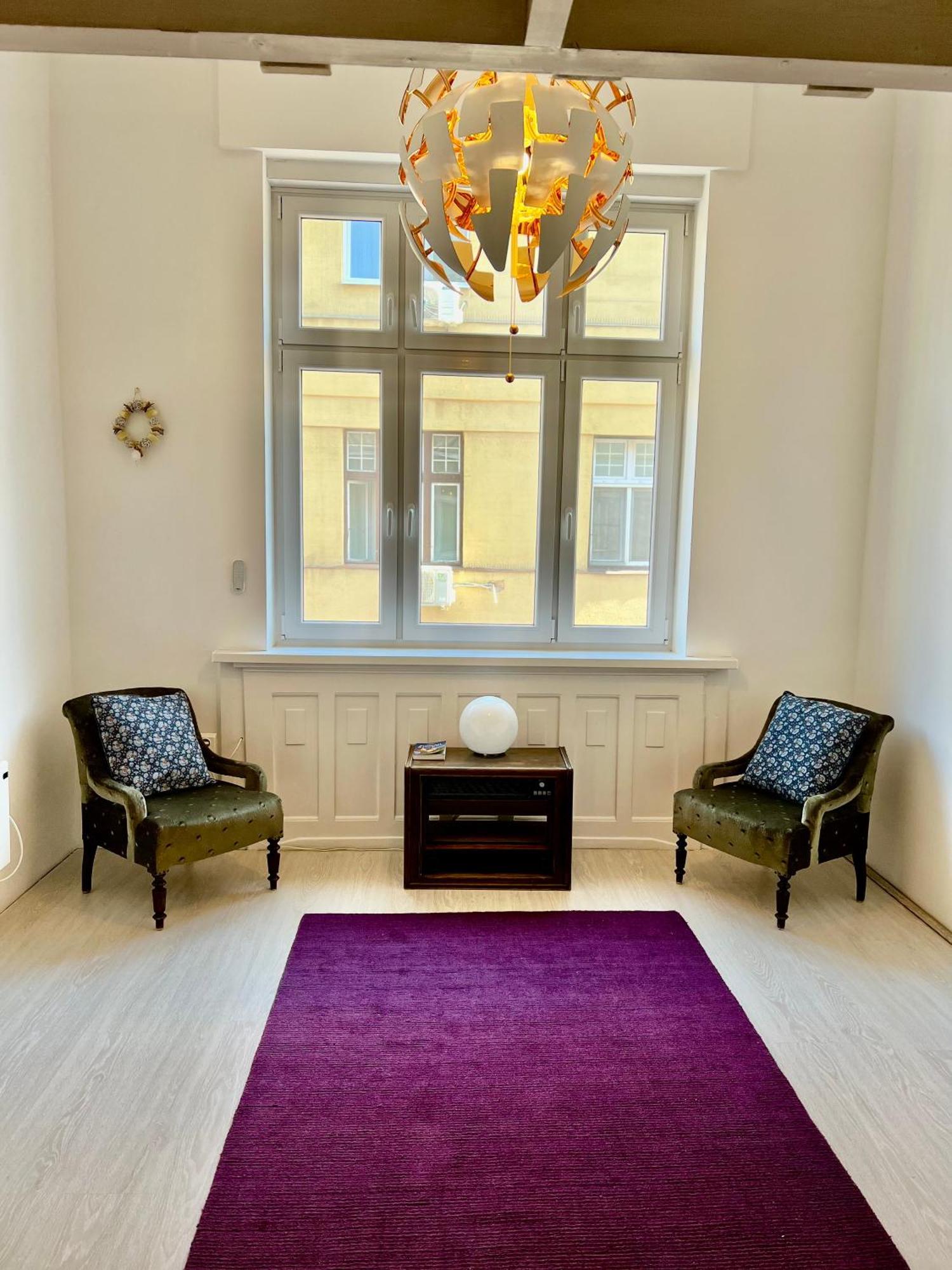 Carl Lutz River Side Danube Apartment