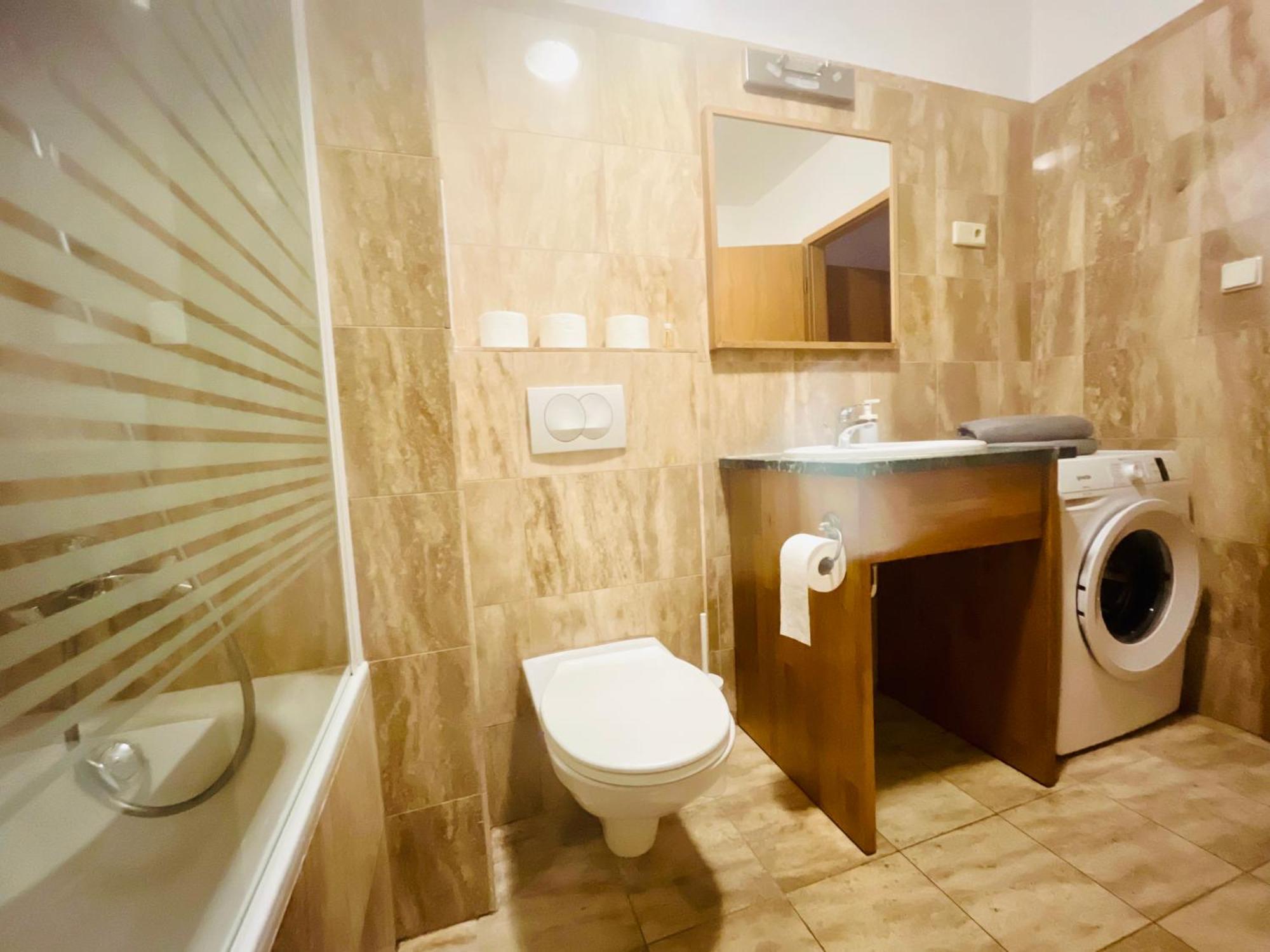 K9 B1.7 * Budapest