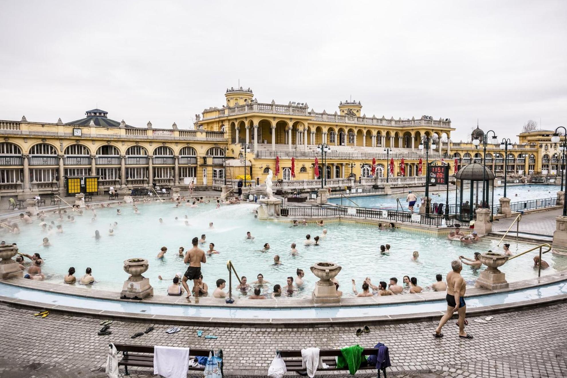 White & Gold * Budapest