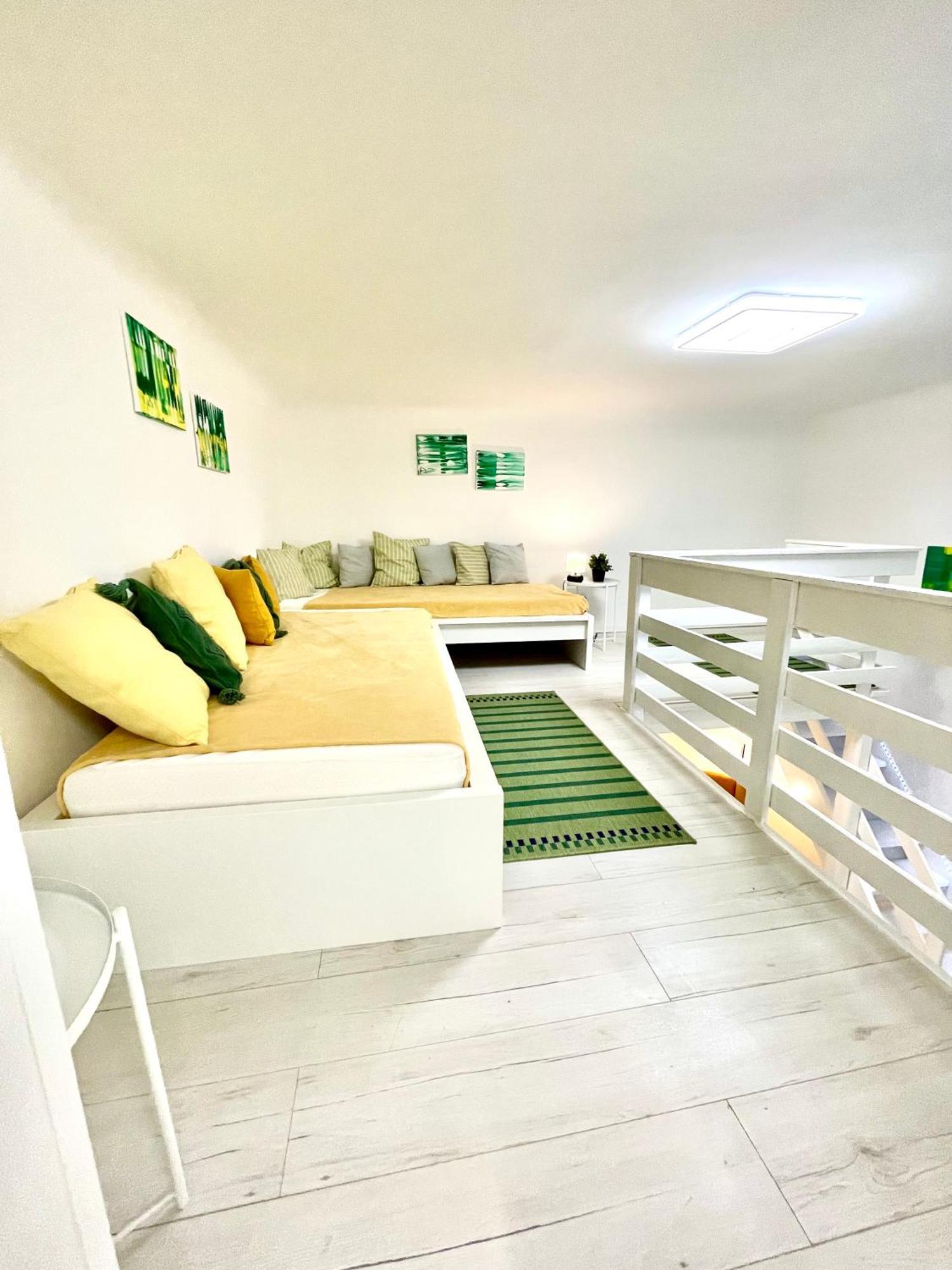 Teresian Near The Andrassy Street Free Air Conditioner Free Coffee Apartment