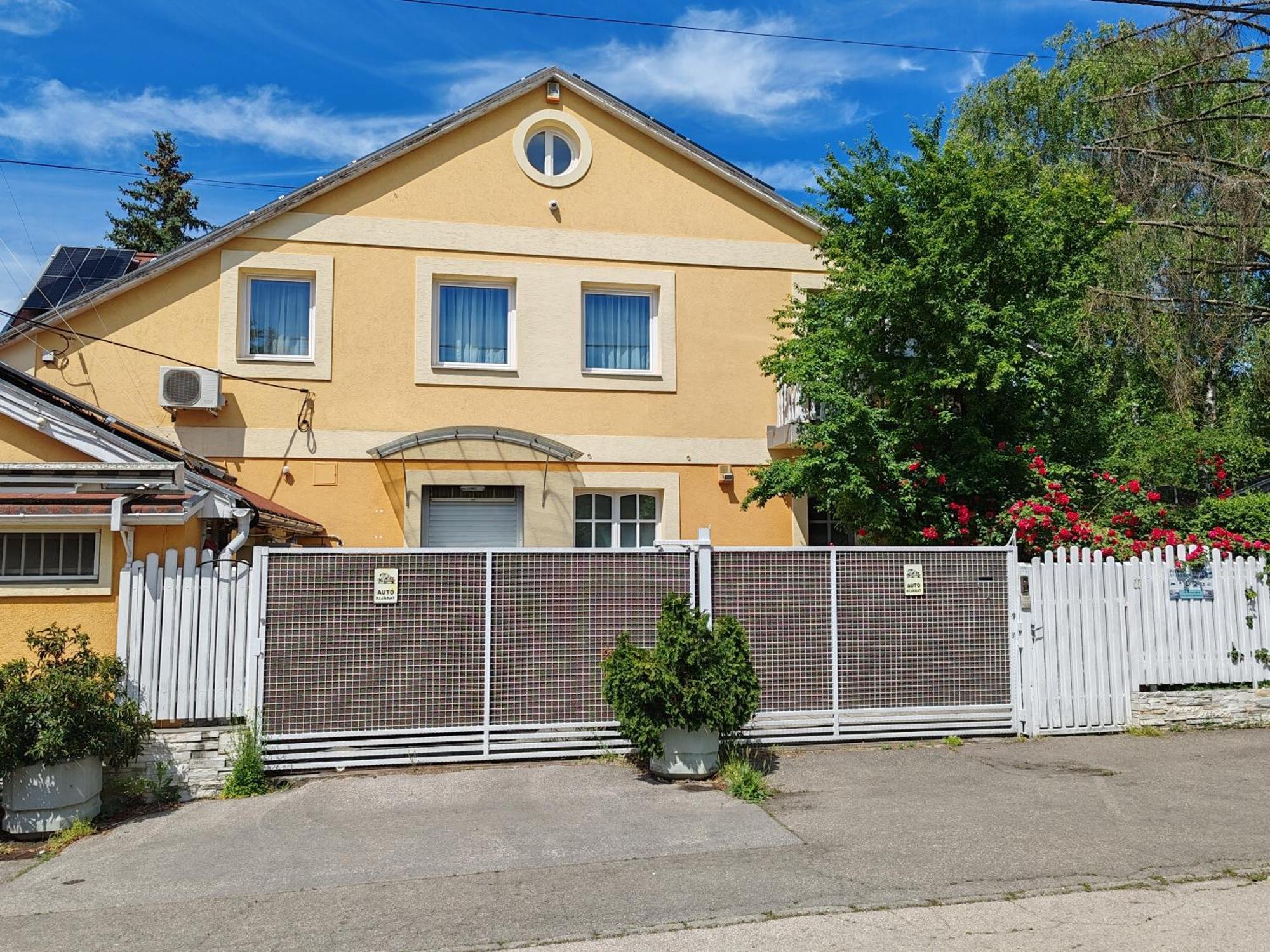 Apartament Patricia With Garden *