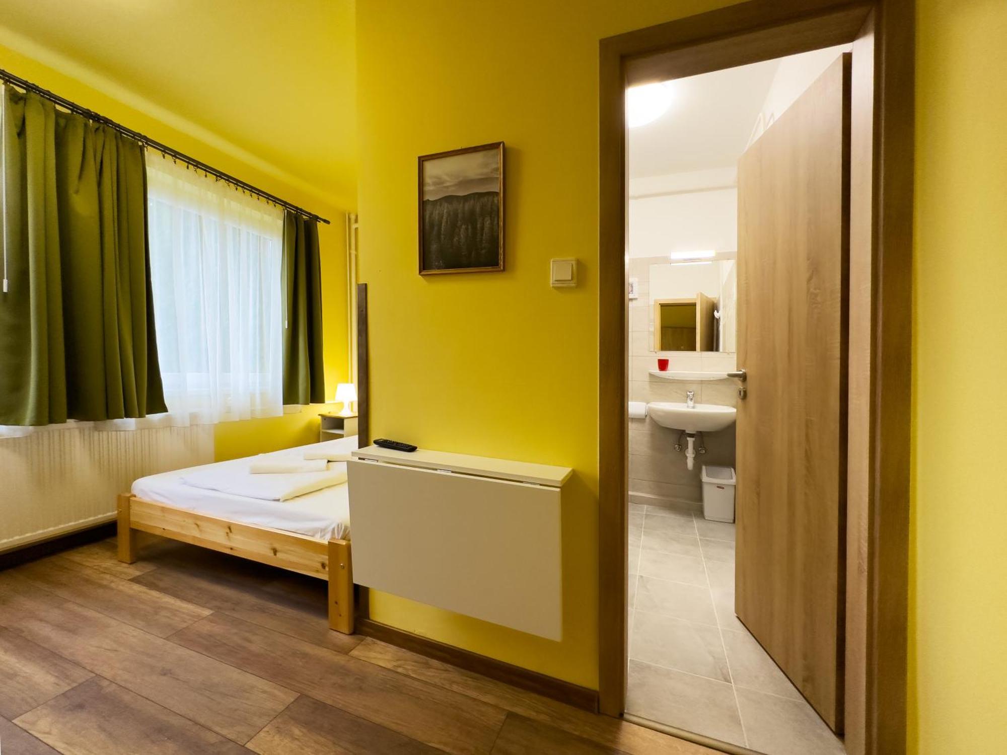 Irisz Panzio 3* Budapest