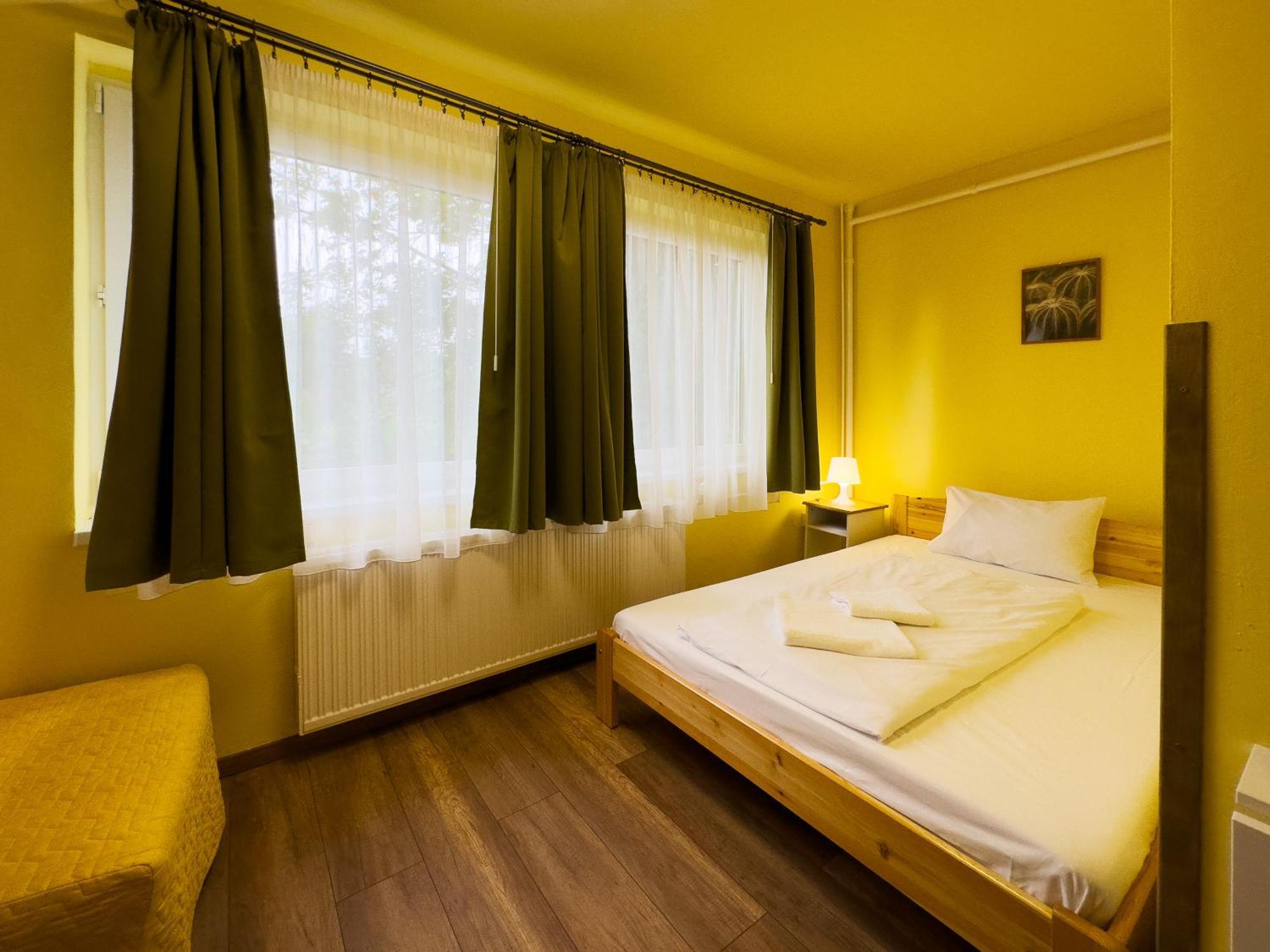 Irisz Panzio Budapest
