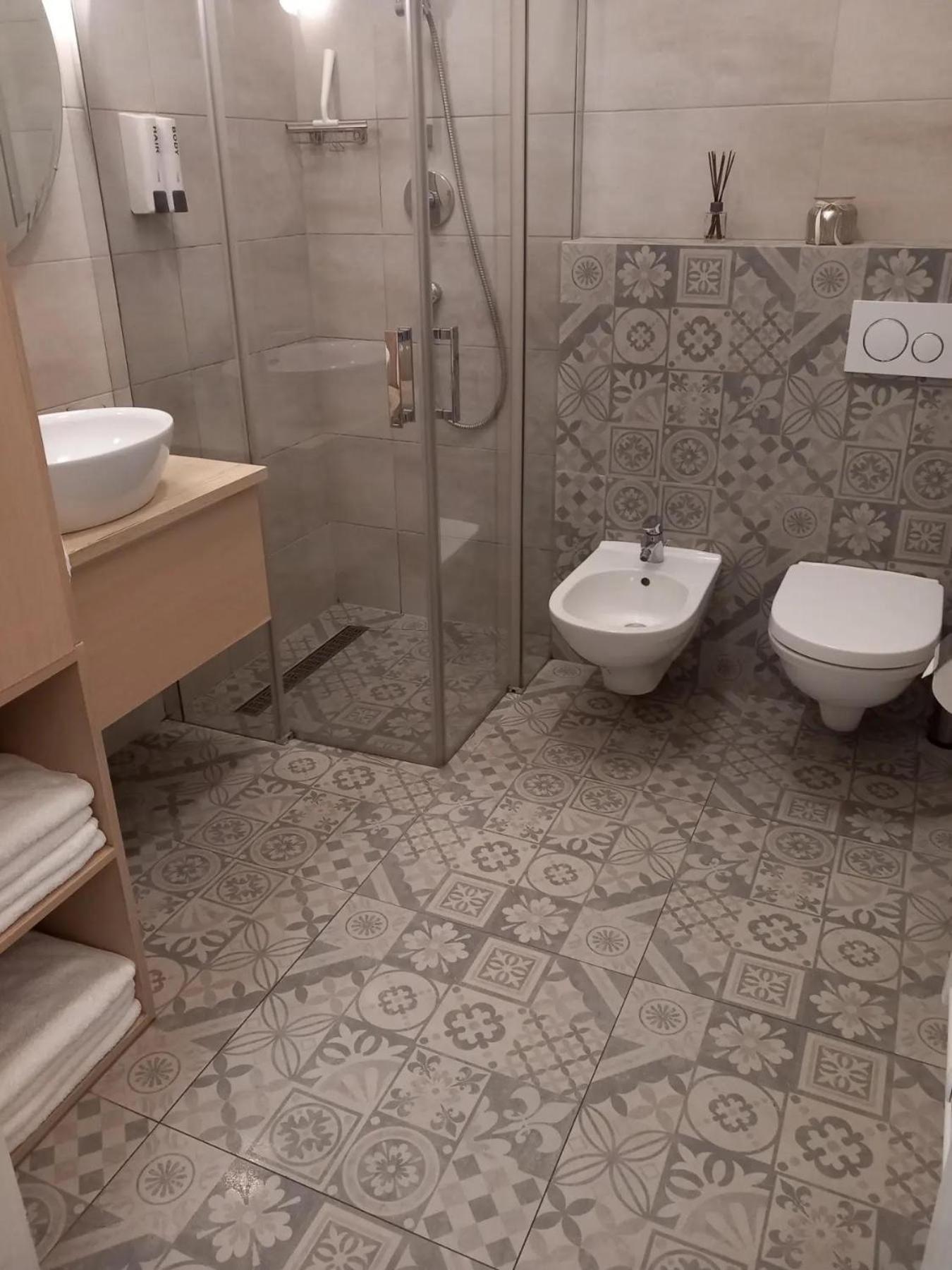 Supreme Center Apartment