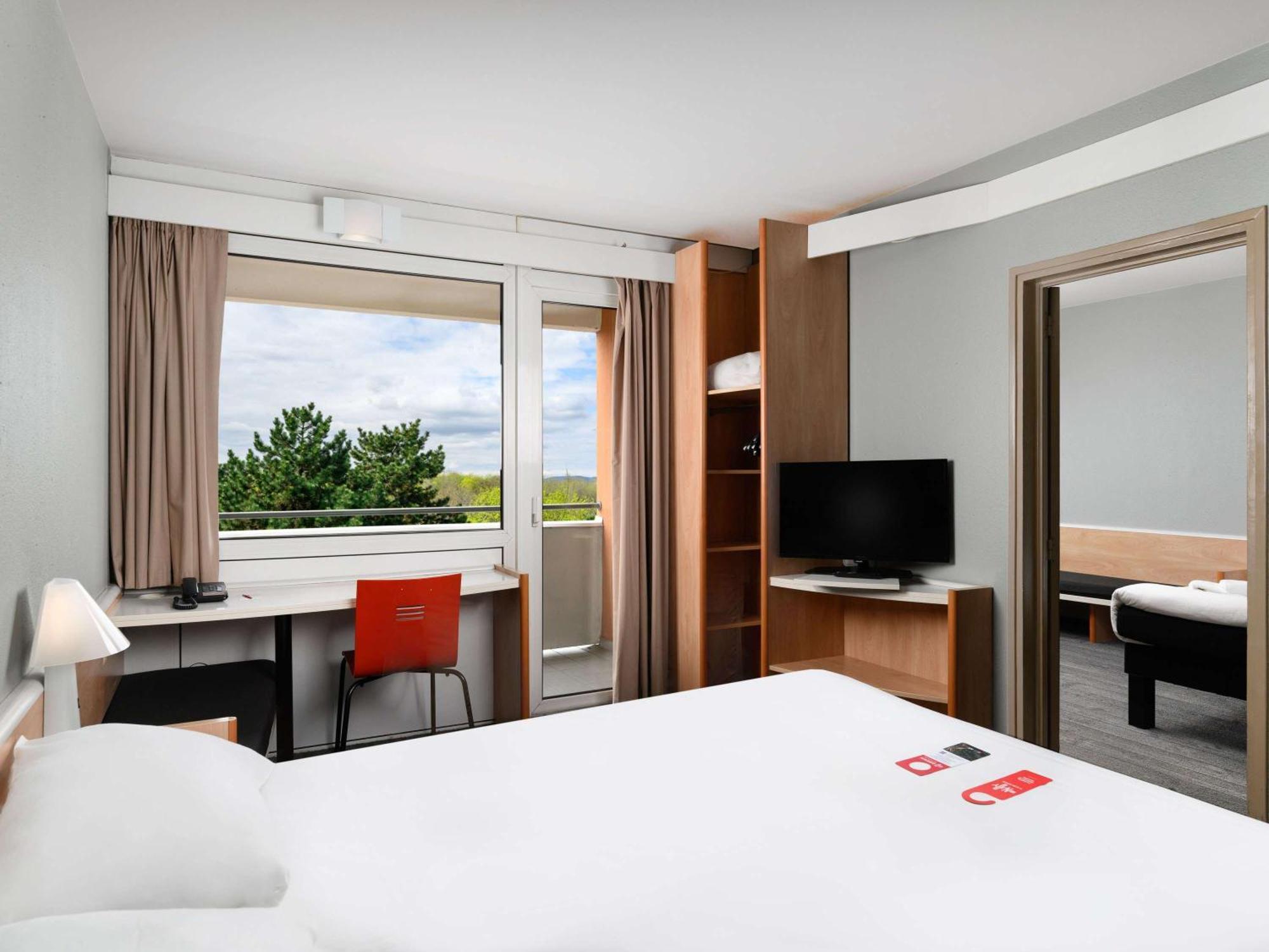 Ibis Citysouth Hotel 3*