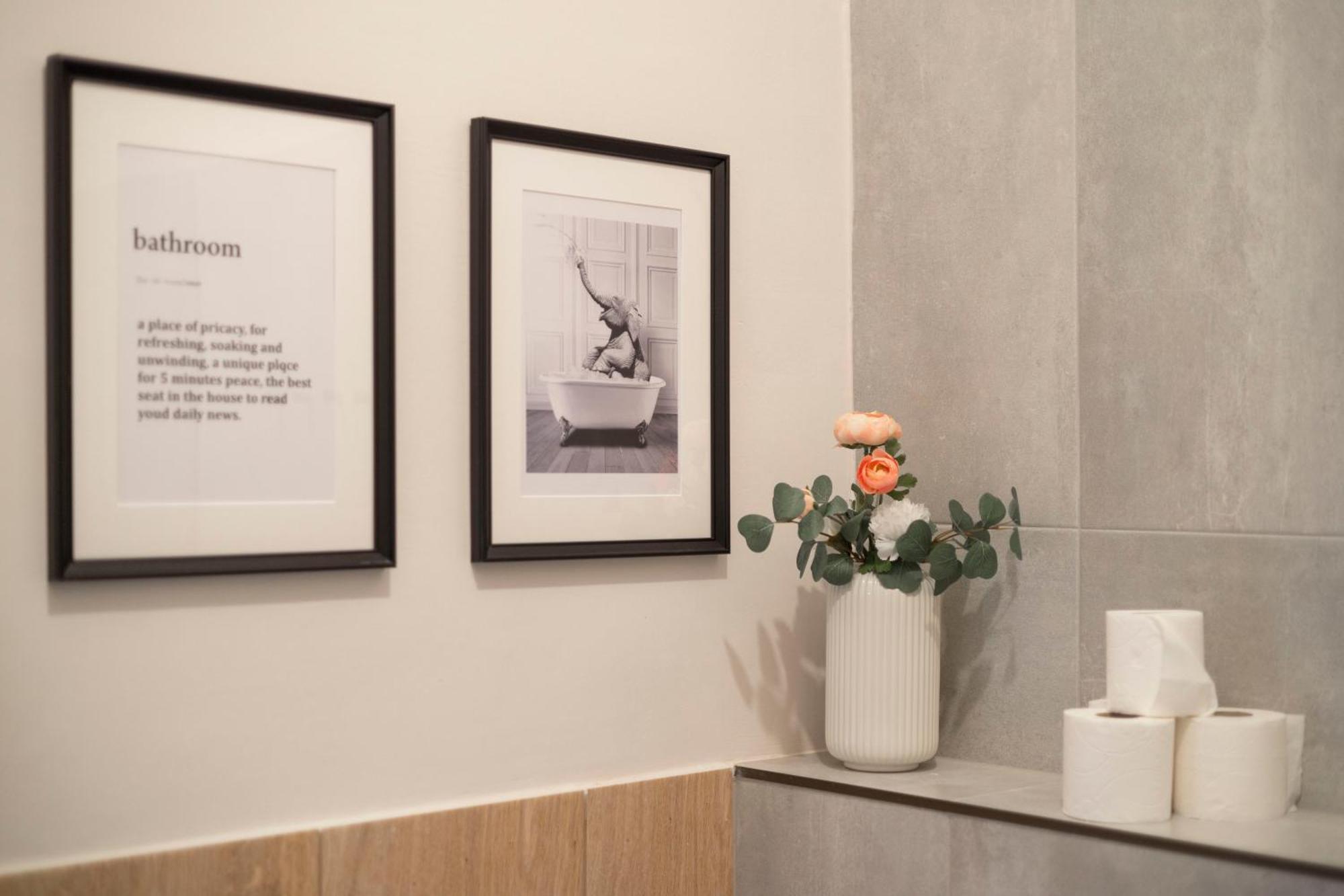 Stylish & Cozy Center By Prestige Homes
