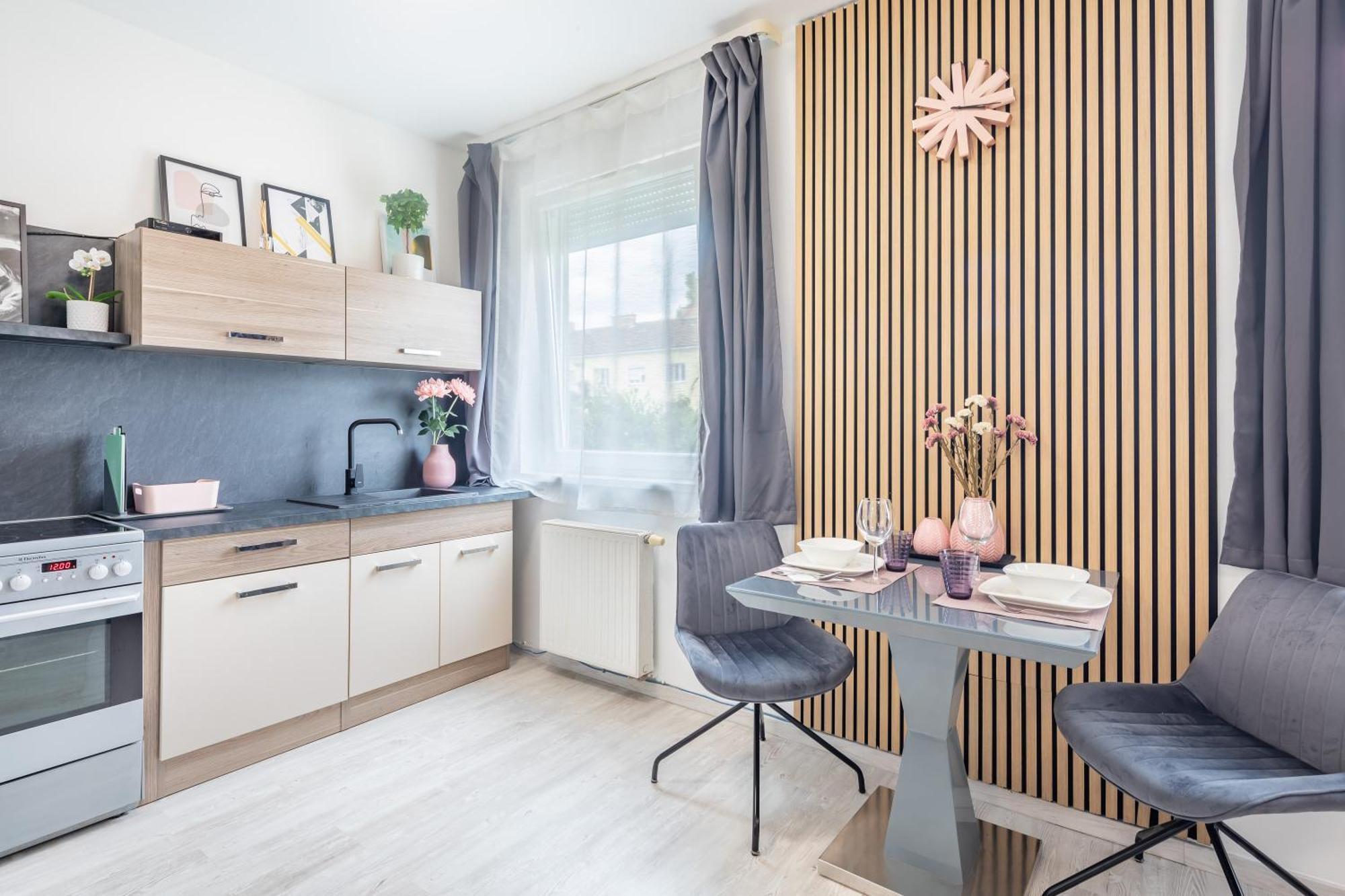 Apartmán Cozy At Residential Area - Free Street Parking *