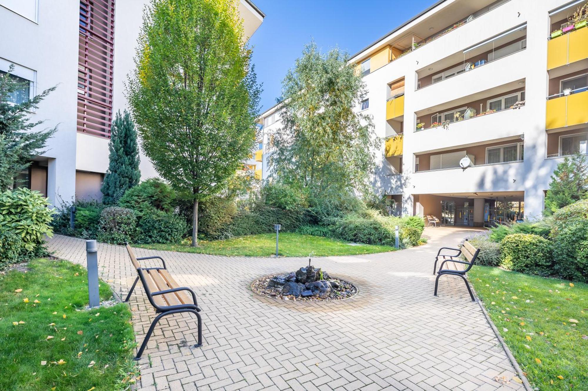 Cozy At Residential Area - Free Street Parking * Budapešť