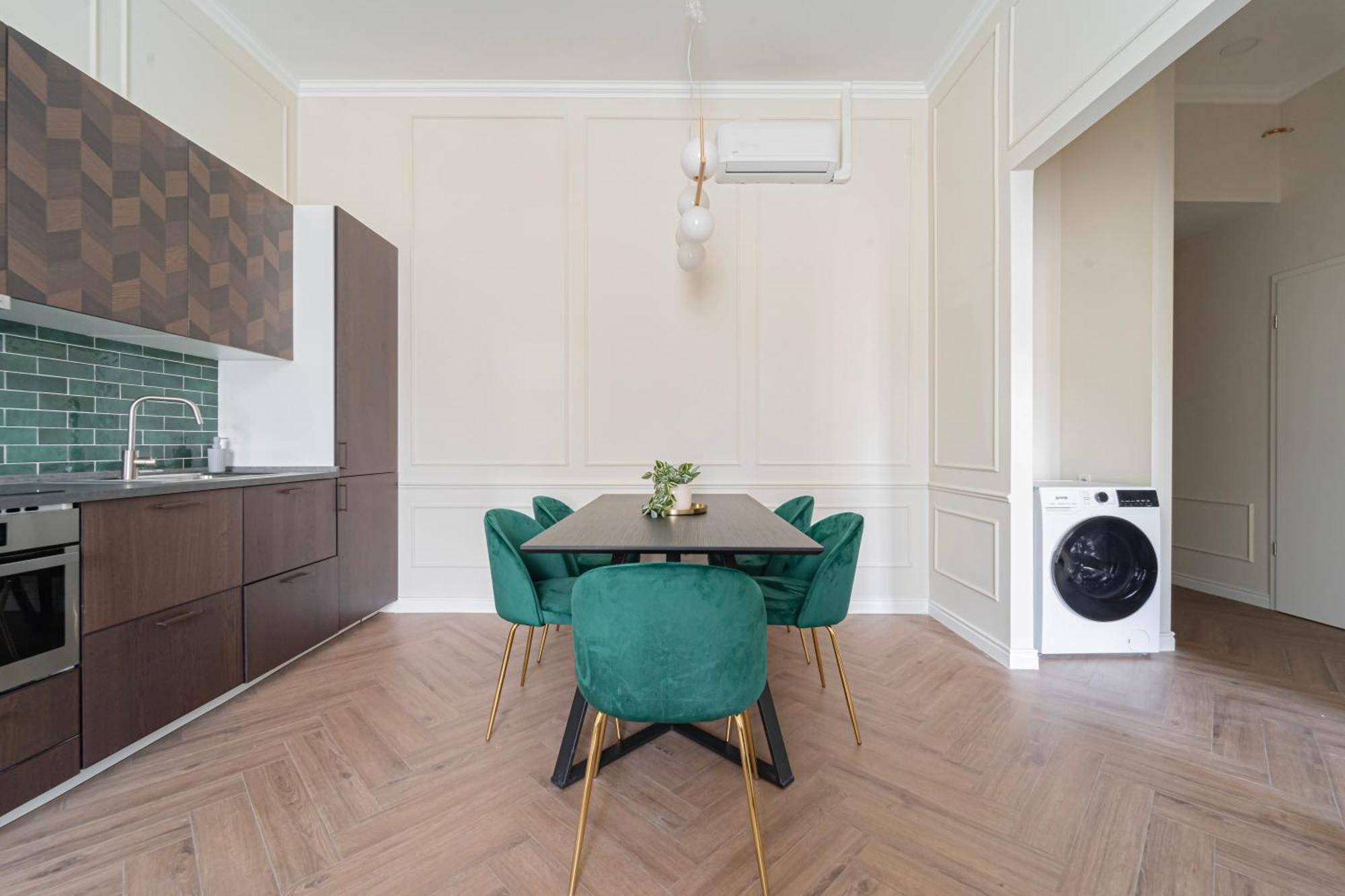 Luxurious Prestige On The St Stephen Road Apartman
