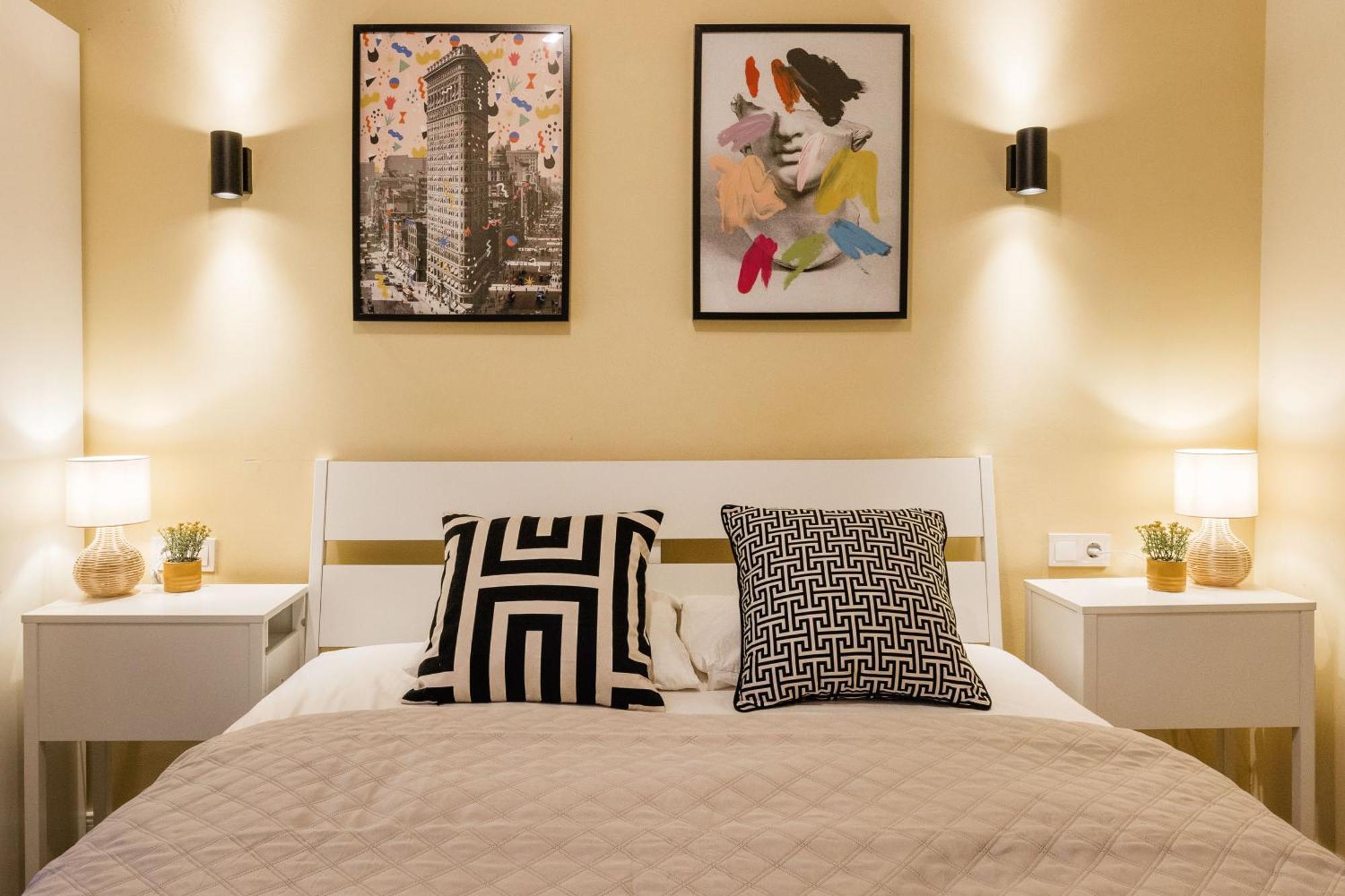 Apartamento Experience City Nightlife From A Sleek Lavish Pad Budapest