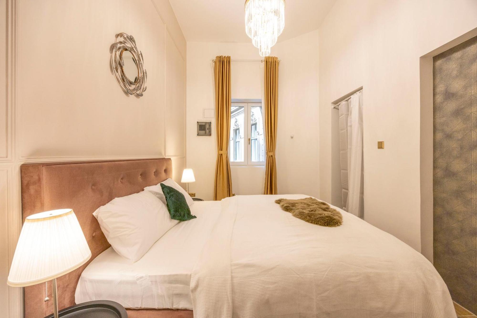 Exclusive Downtown Quentin By Prestige Homes Apartment *
