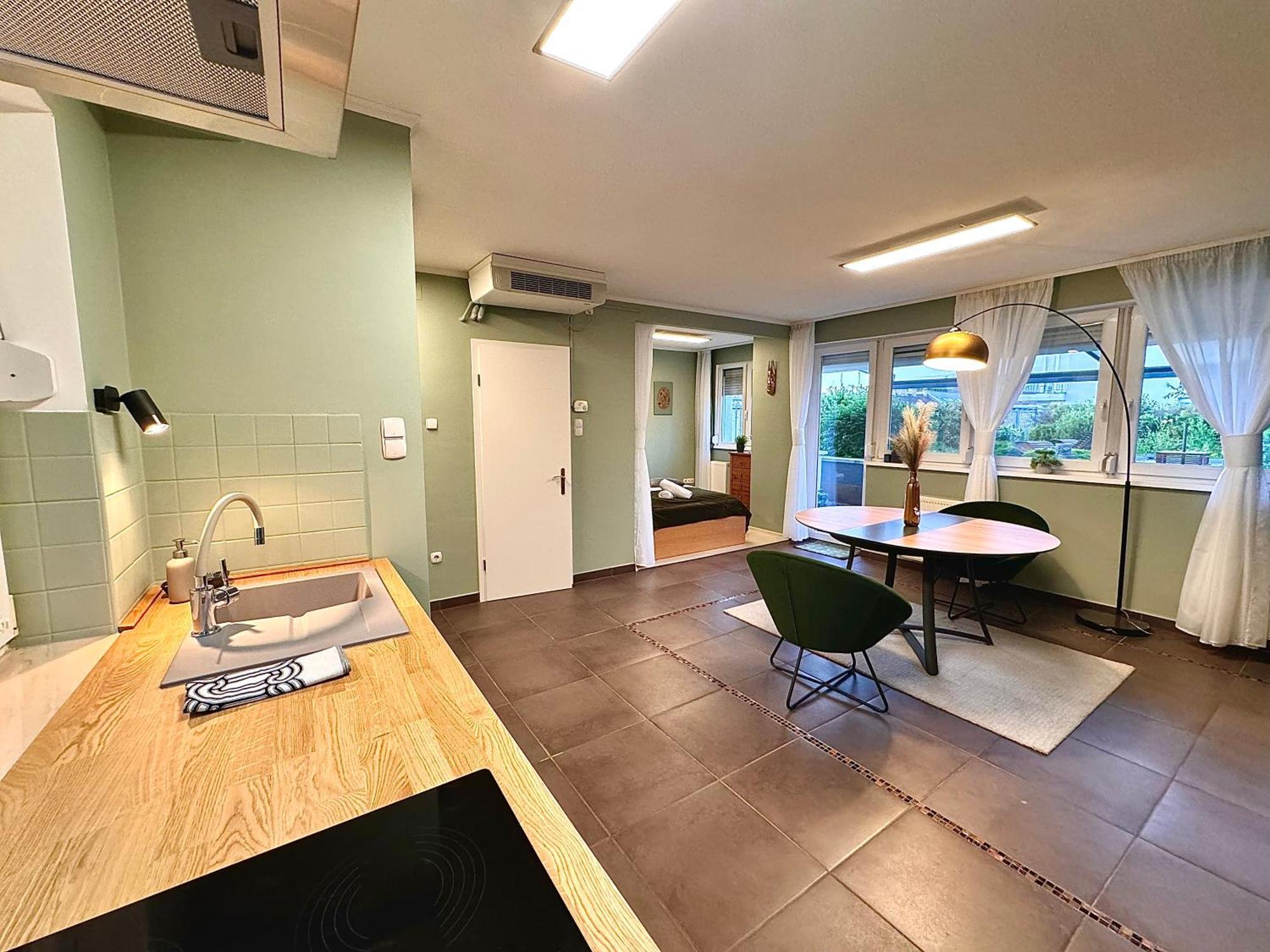Apartamento Private Rooftop Terrace - Sunny Retreat Budapest