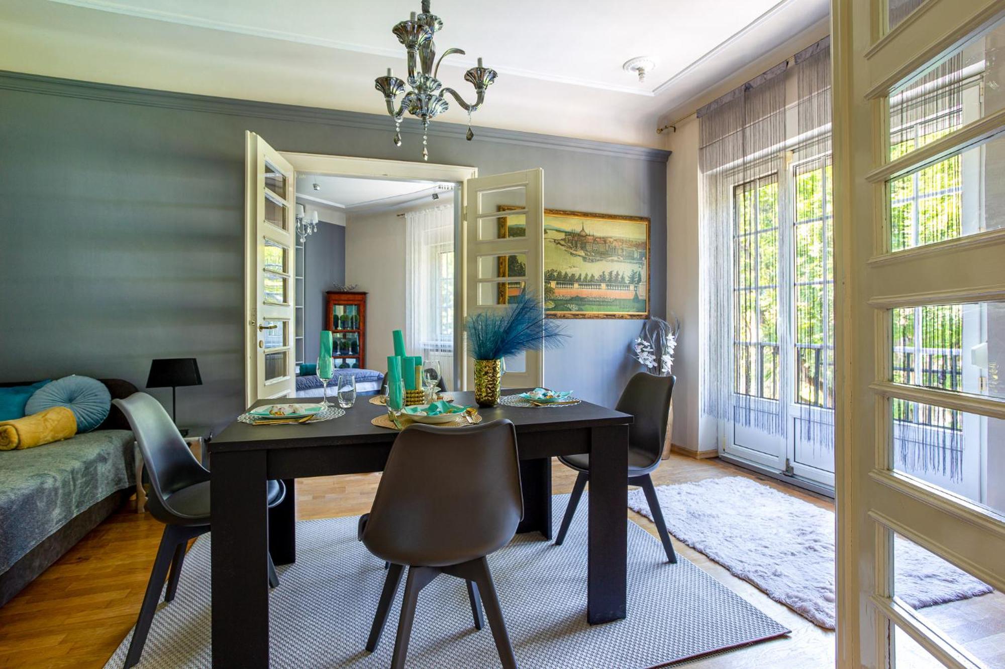 Serpentine At Buda Castle Apartment *