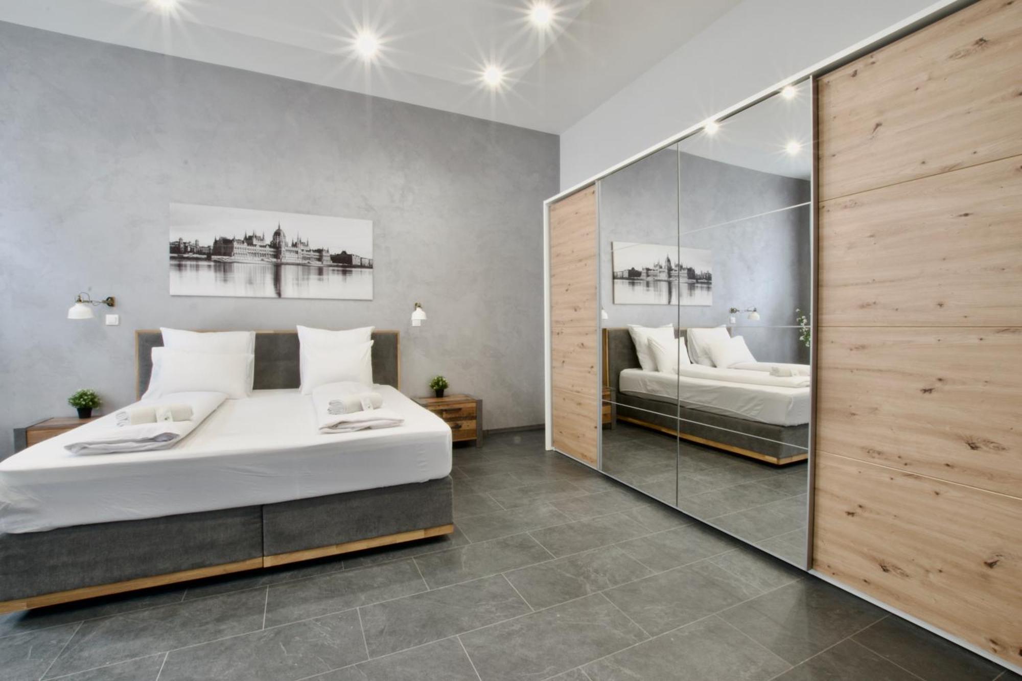 Premium By Hi5-ditroi *