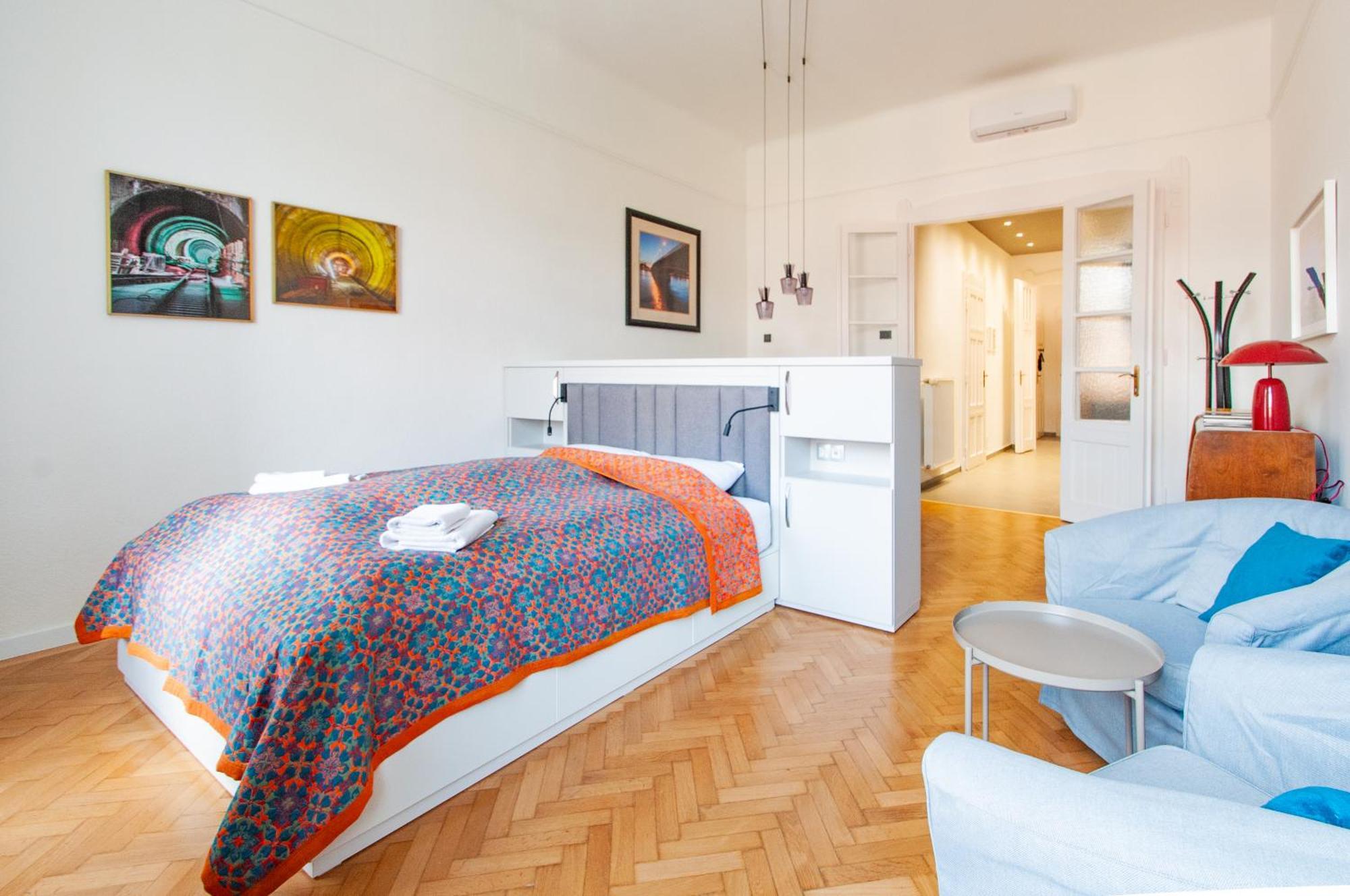 Appartement With Parliament View