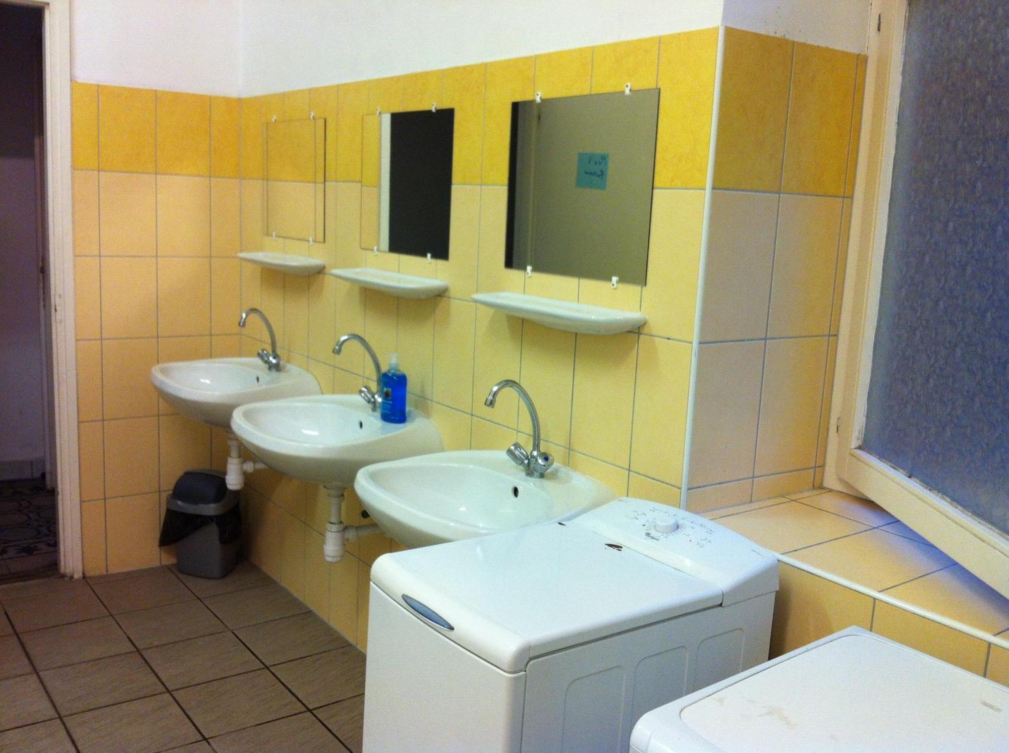 Hostel Season