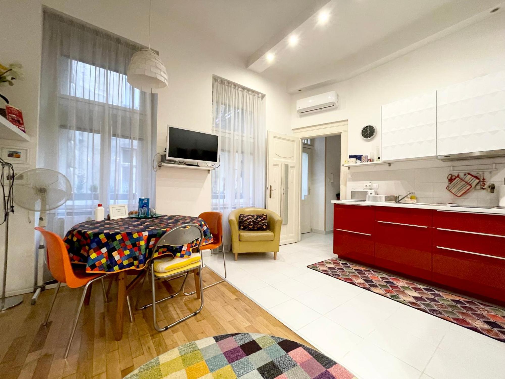 Rainbow Pearl At St Stephen' S Basilica Apartment Budapest