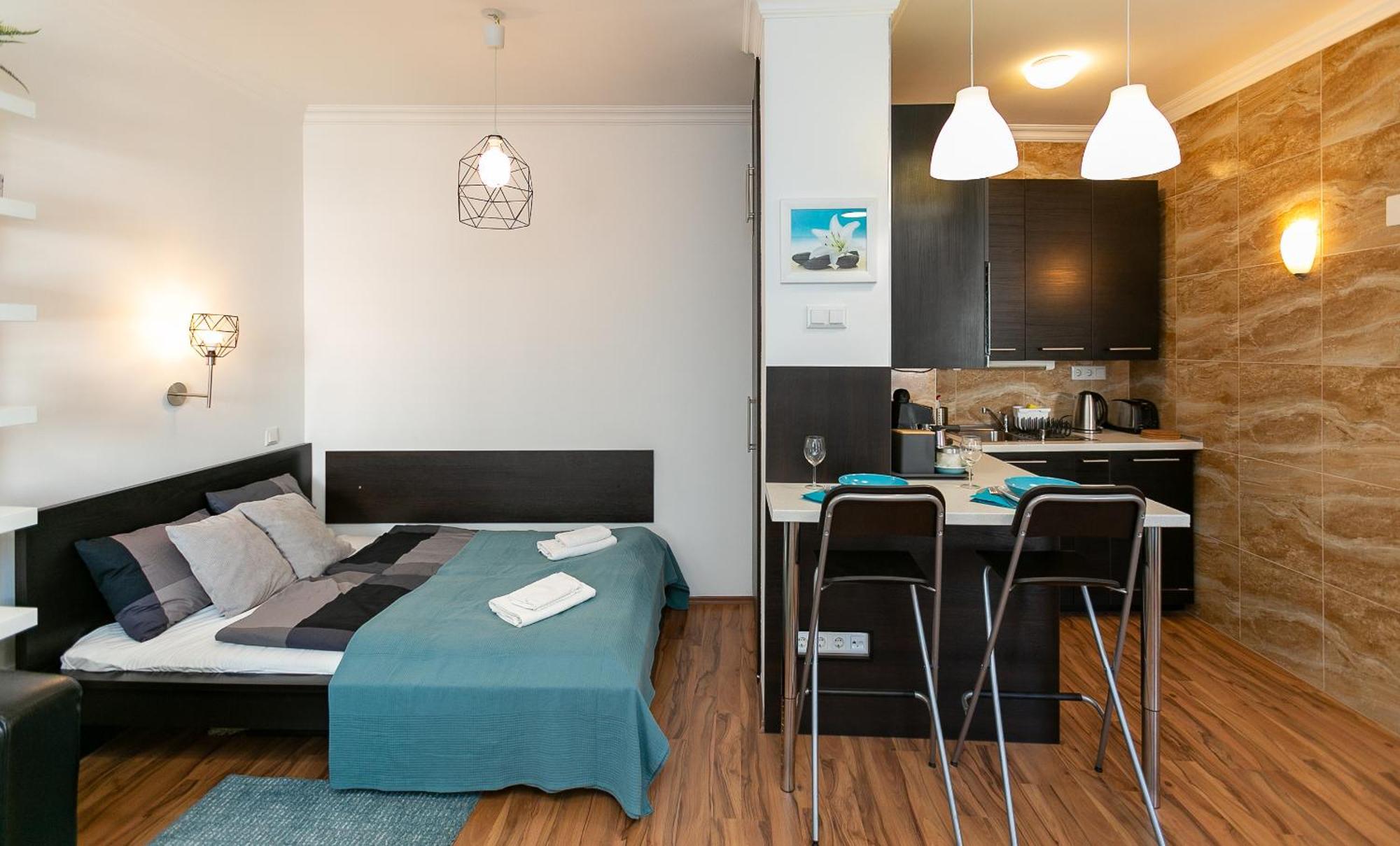 King Street Center Apartment *