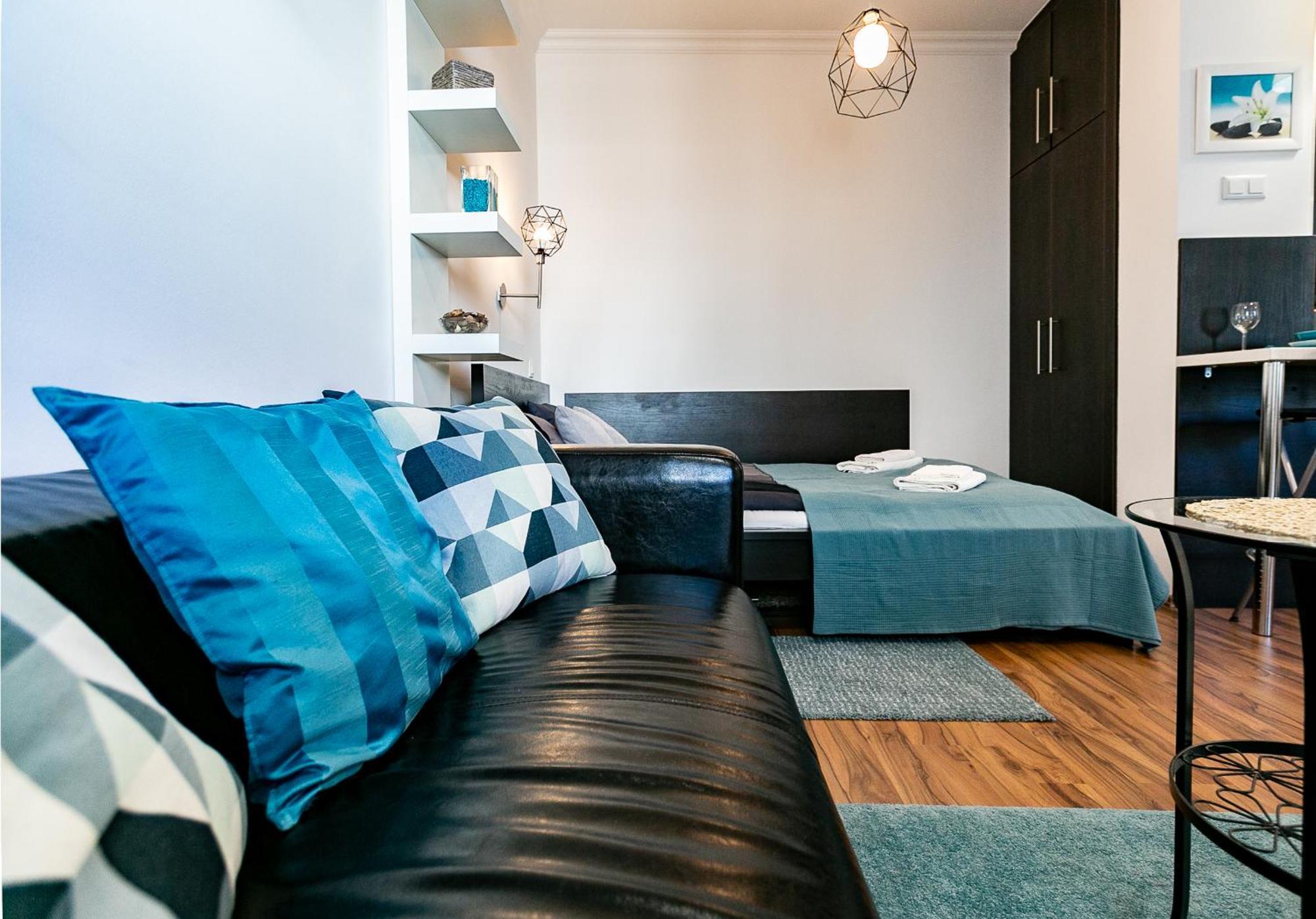 King Street Center Apartment *