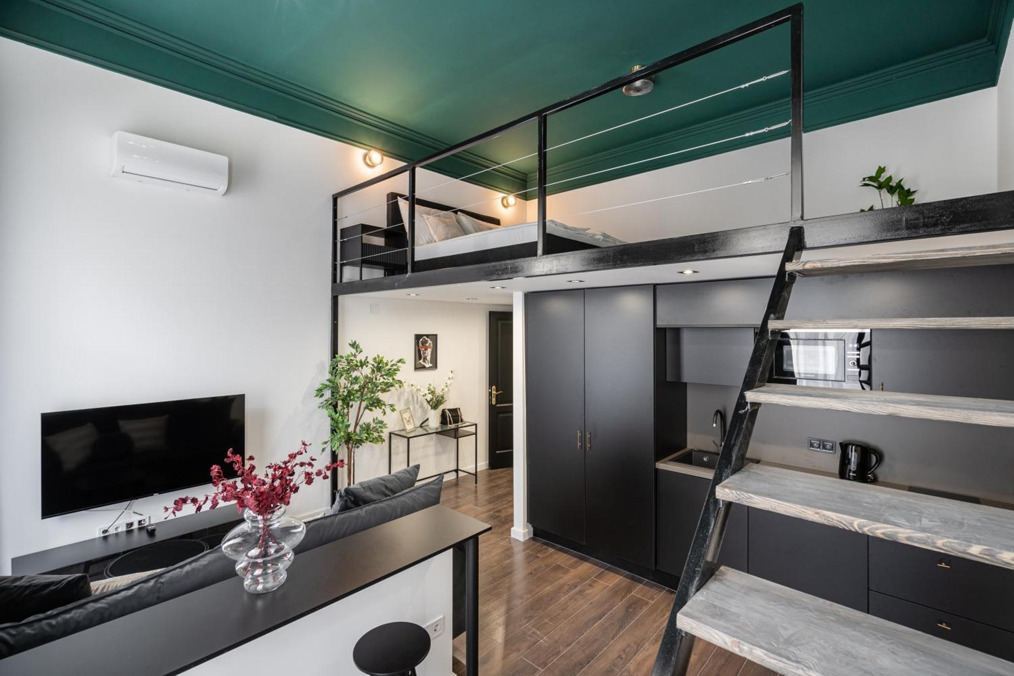 E41 - Trendy Boutique - Prime Spot By Bqa *