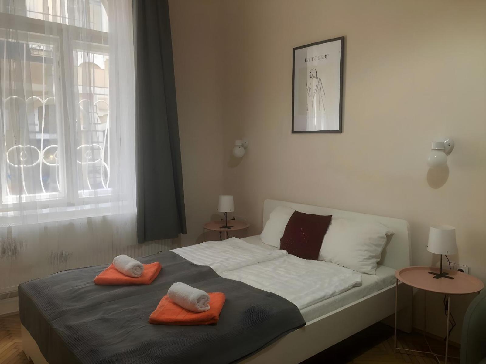 Chic Central Apartment
