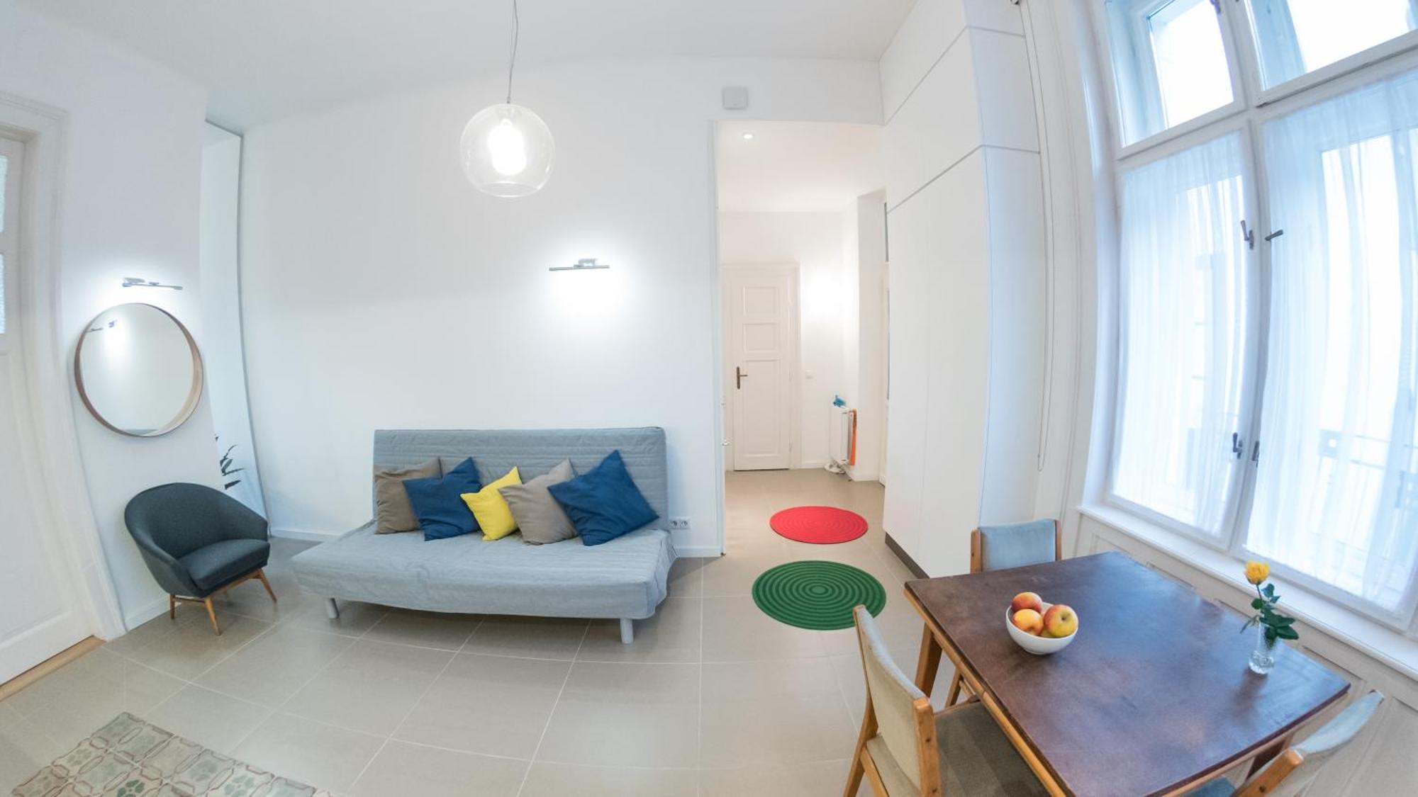 Newsunny At The Budacastle Apartament