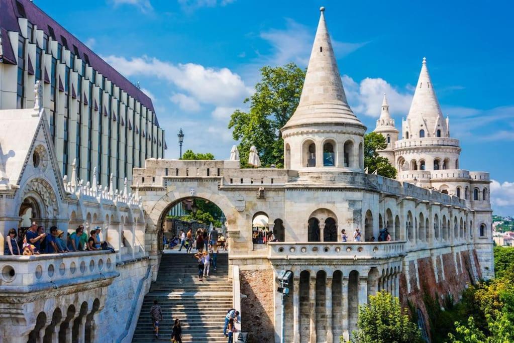 Alina Budapest