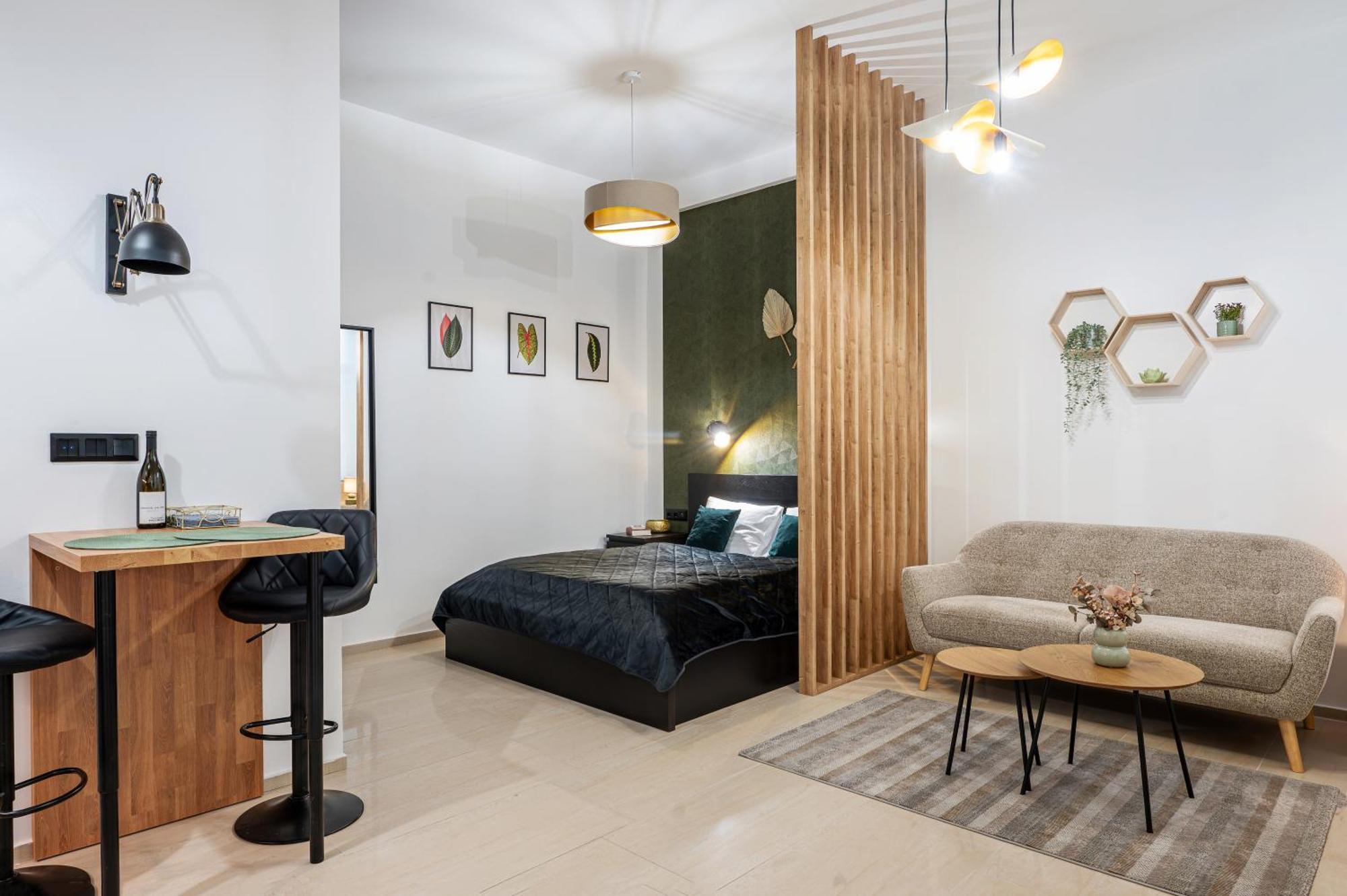 V531 Elitehost Voeroesmarty Apartman *