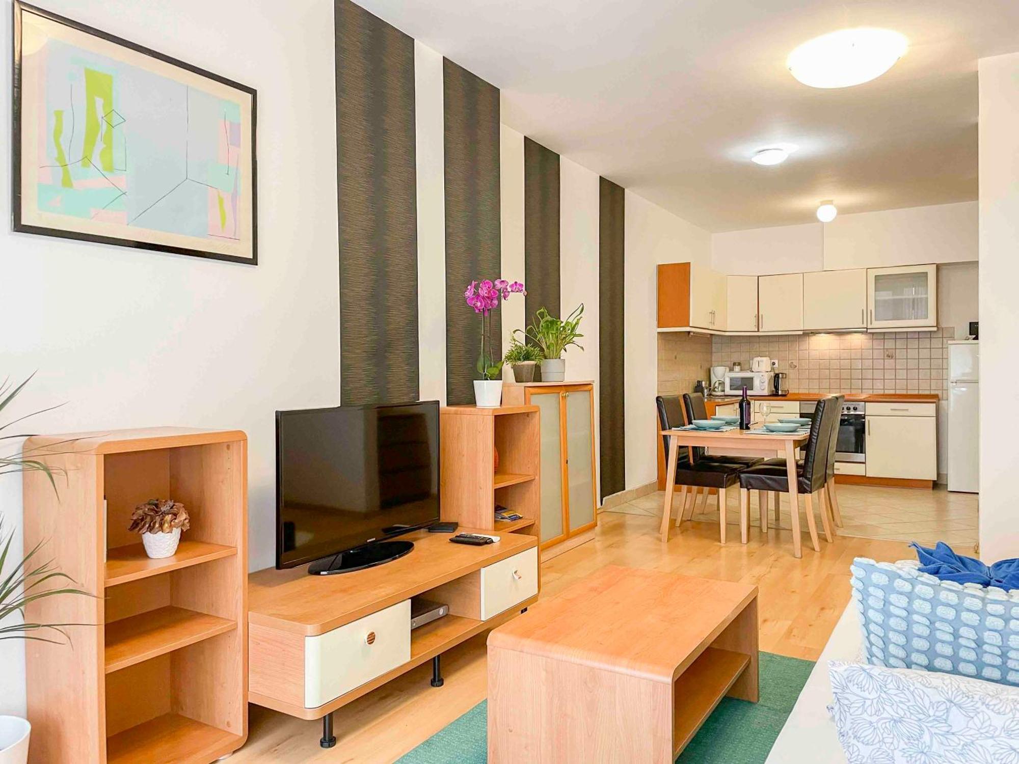 Opera Apartment *