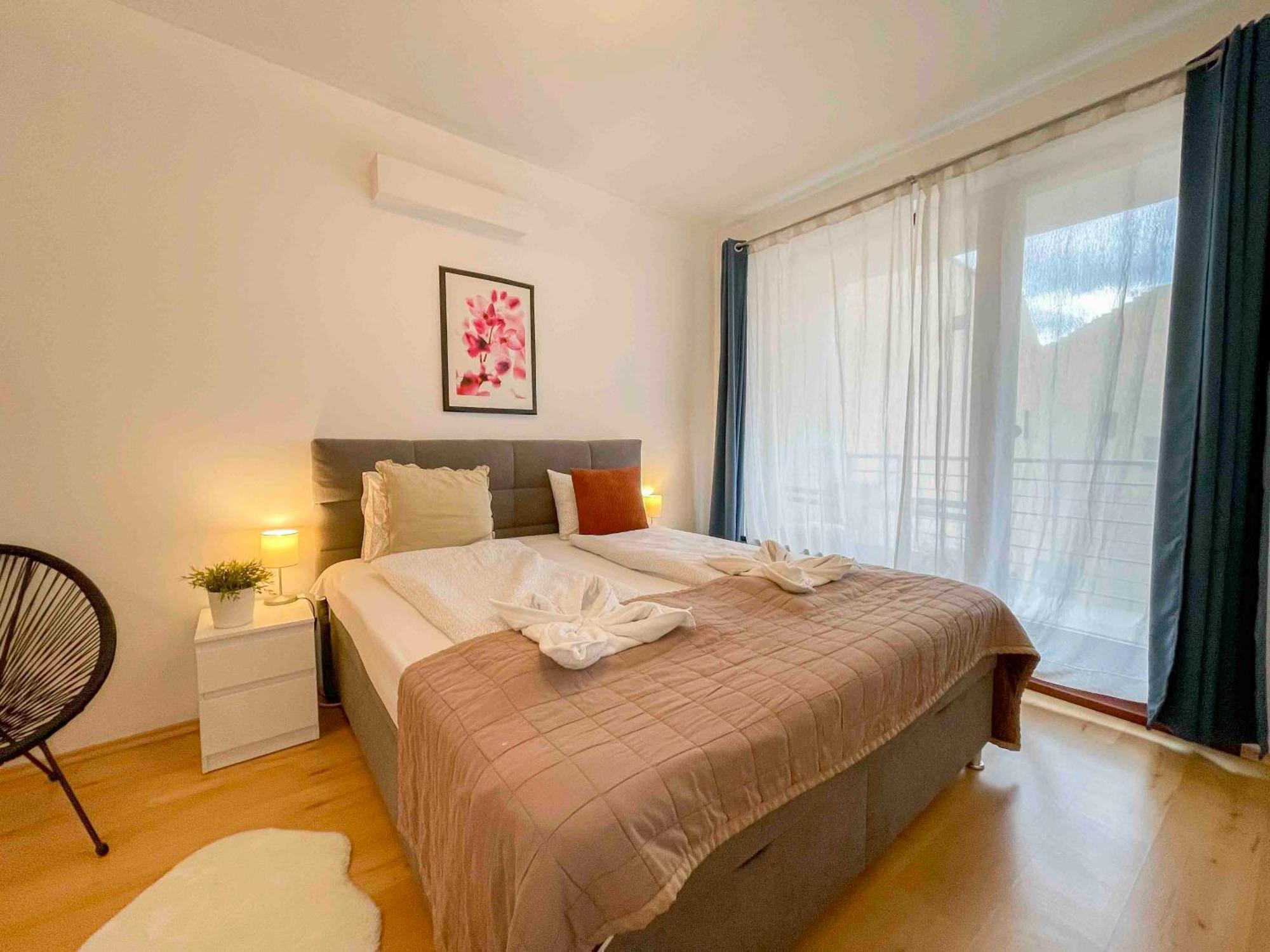 Opera Apartment *