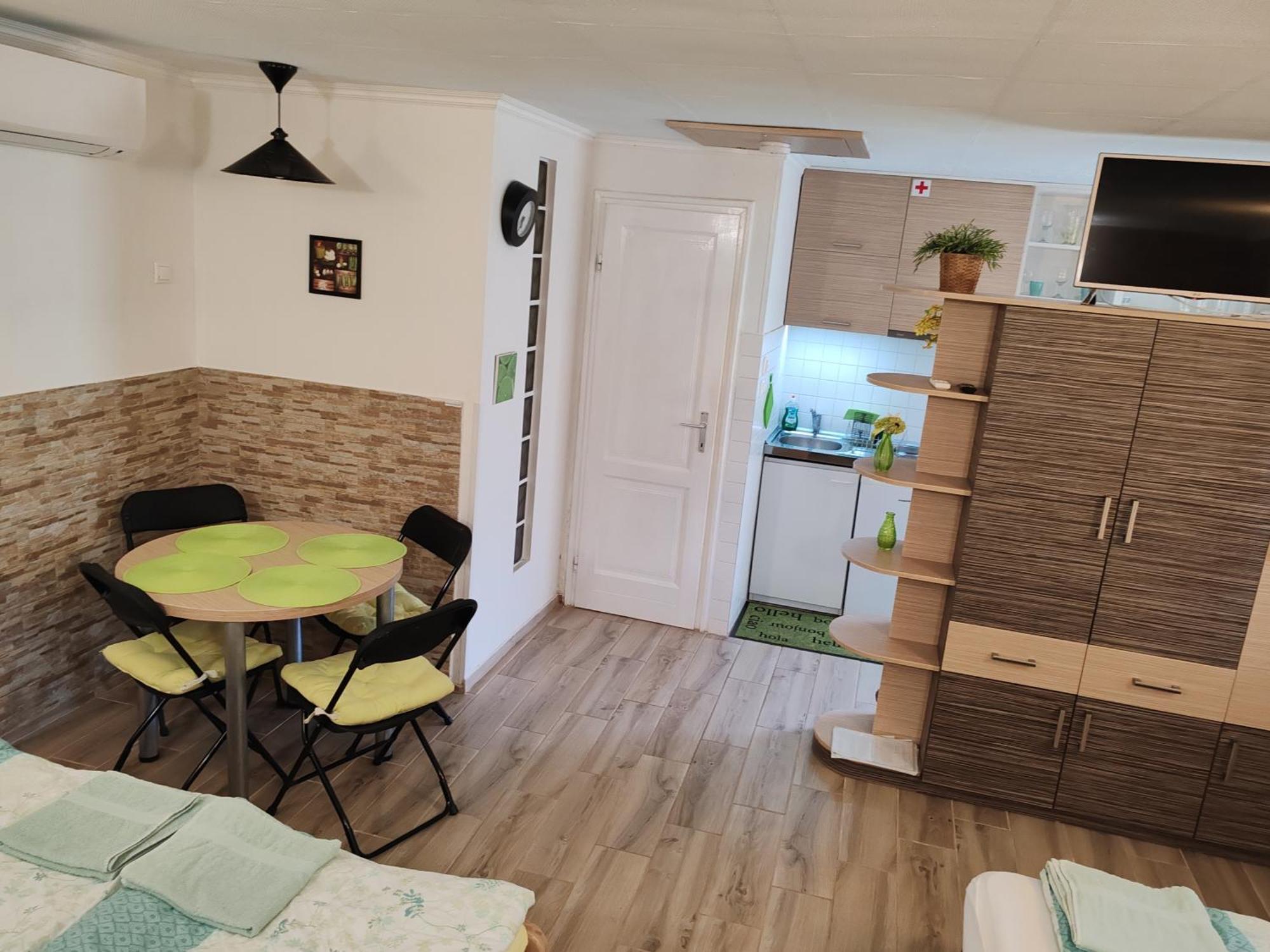Apartament Patricia With Garden *